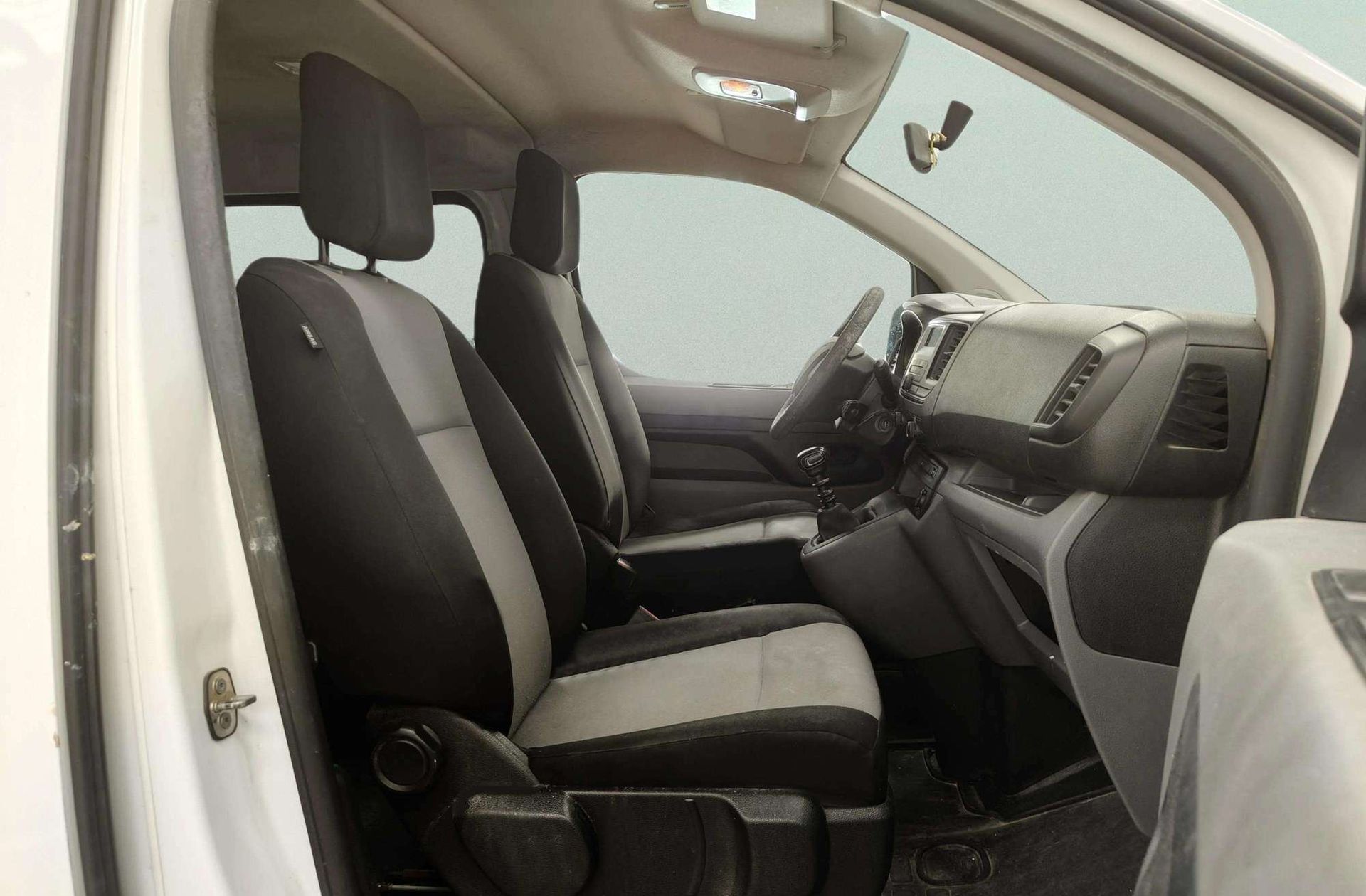 Peugeot Expert Combi BlueHDi 120 Standard - foto 13