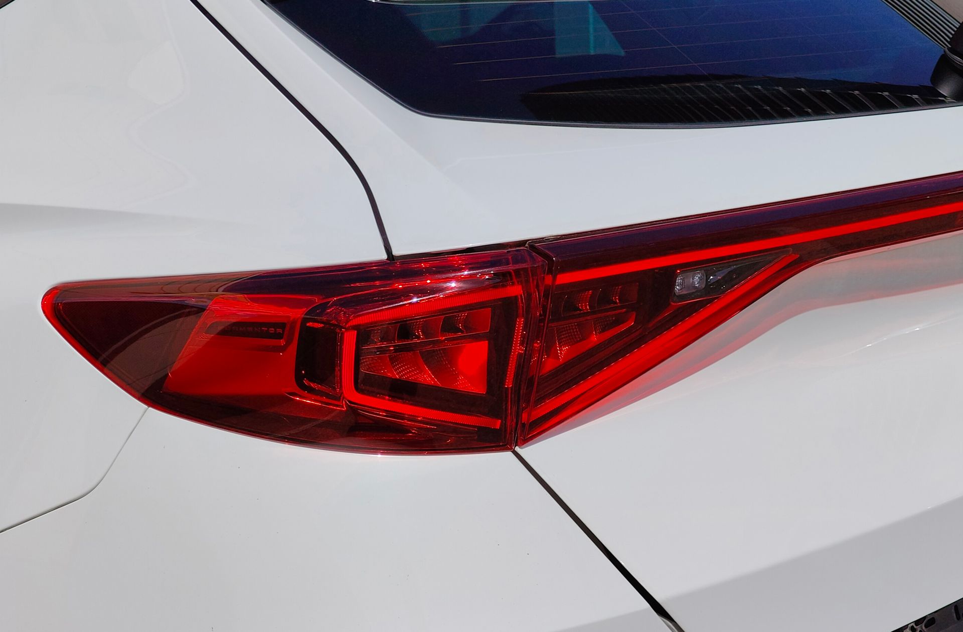 Cupra Formentor 1.4 e-Hybrid DSG - foto 15