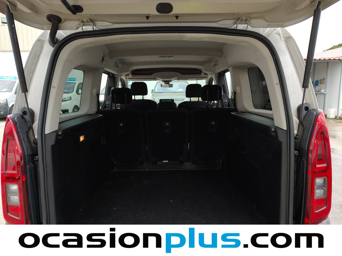 Fotos maletero Citroën Berlingo Citroen Berlingo BlueHDi 130 S&S Talla XL Shine EAT8 (130 CV)