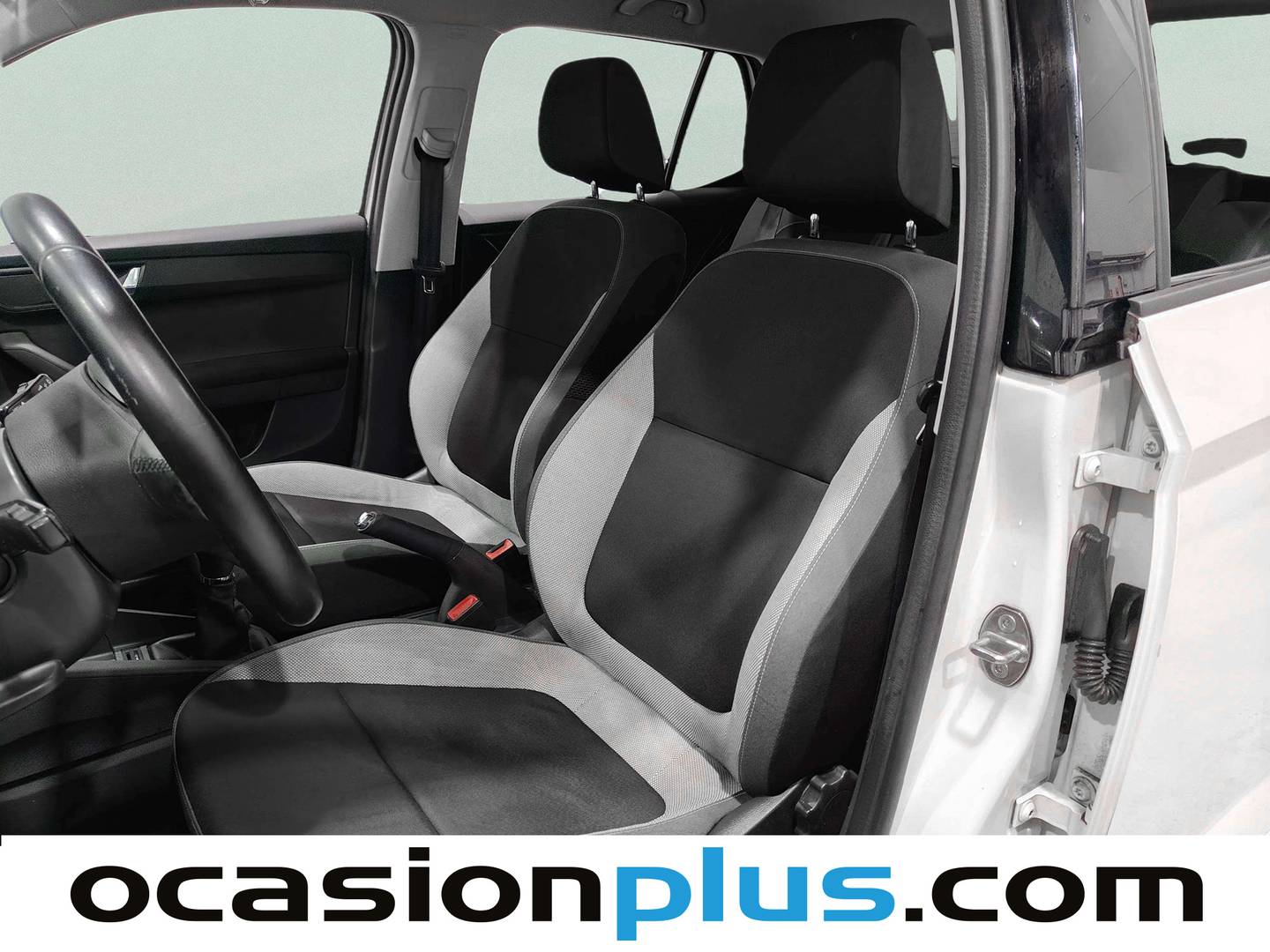 Foto asientos delanteros Skoda Fabia Skoda Fabia 1.0 MPI Ambition (75 CV)