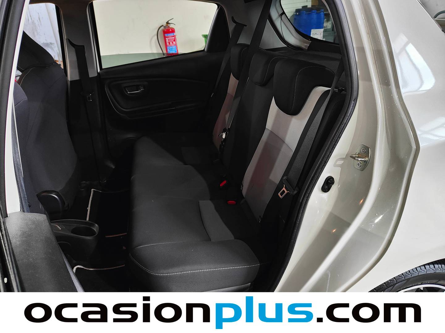 Foto asientos traseros Toyota Yaris Toyota Yaris 1.5 Hybrid Active (100 CV)