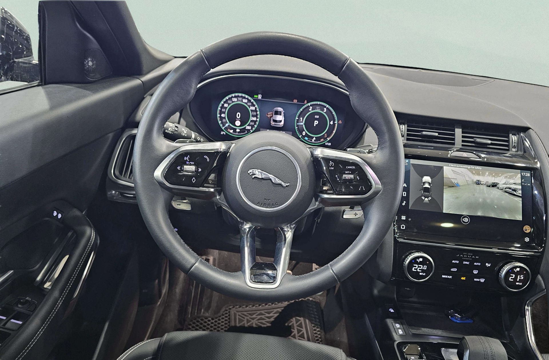 Jaguar E-Pace 2.0D MHEV R-Dynamic SE 4WD - foto 26