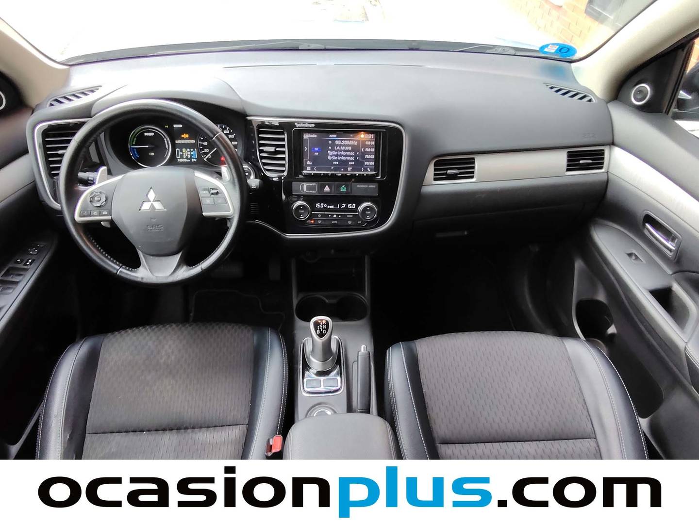 Foto Mitsubishi Outlander Mitsubishi Outlander 2.0 PHEV Motion 4WD Auto (203 CV)