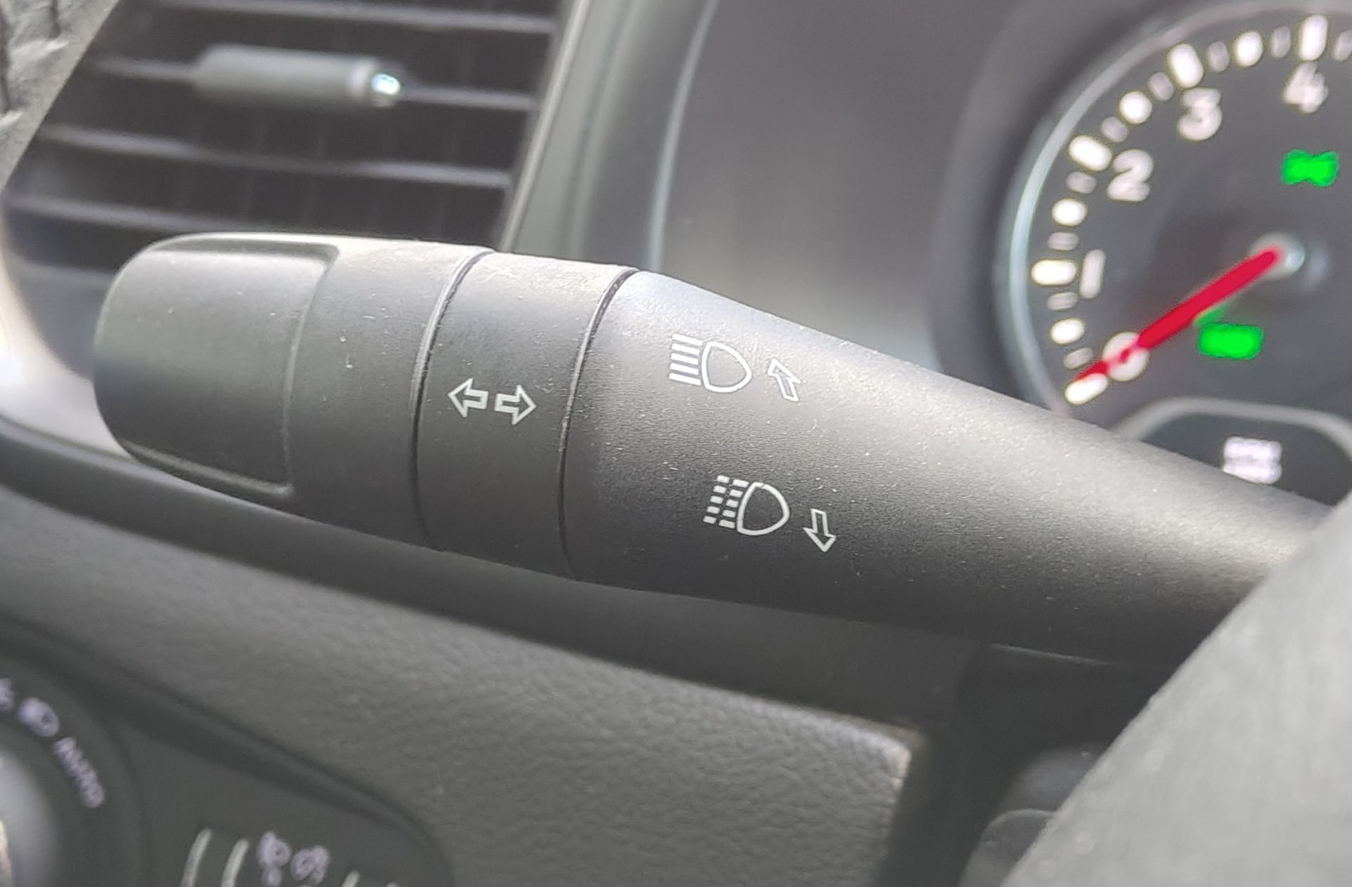 Jeep Renegade eHybrid 1.5 Limited ATX - foto 20
