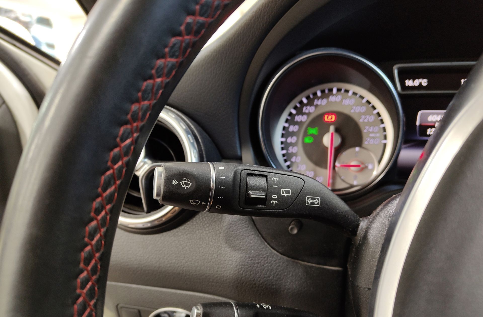 Mercedes-Benz GLA 200 d AMG Line - foto 28