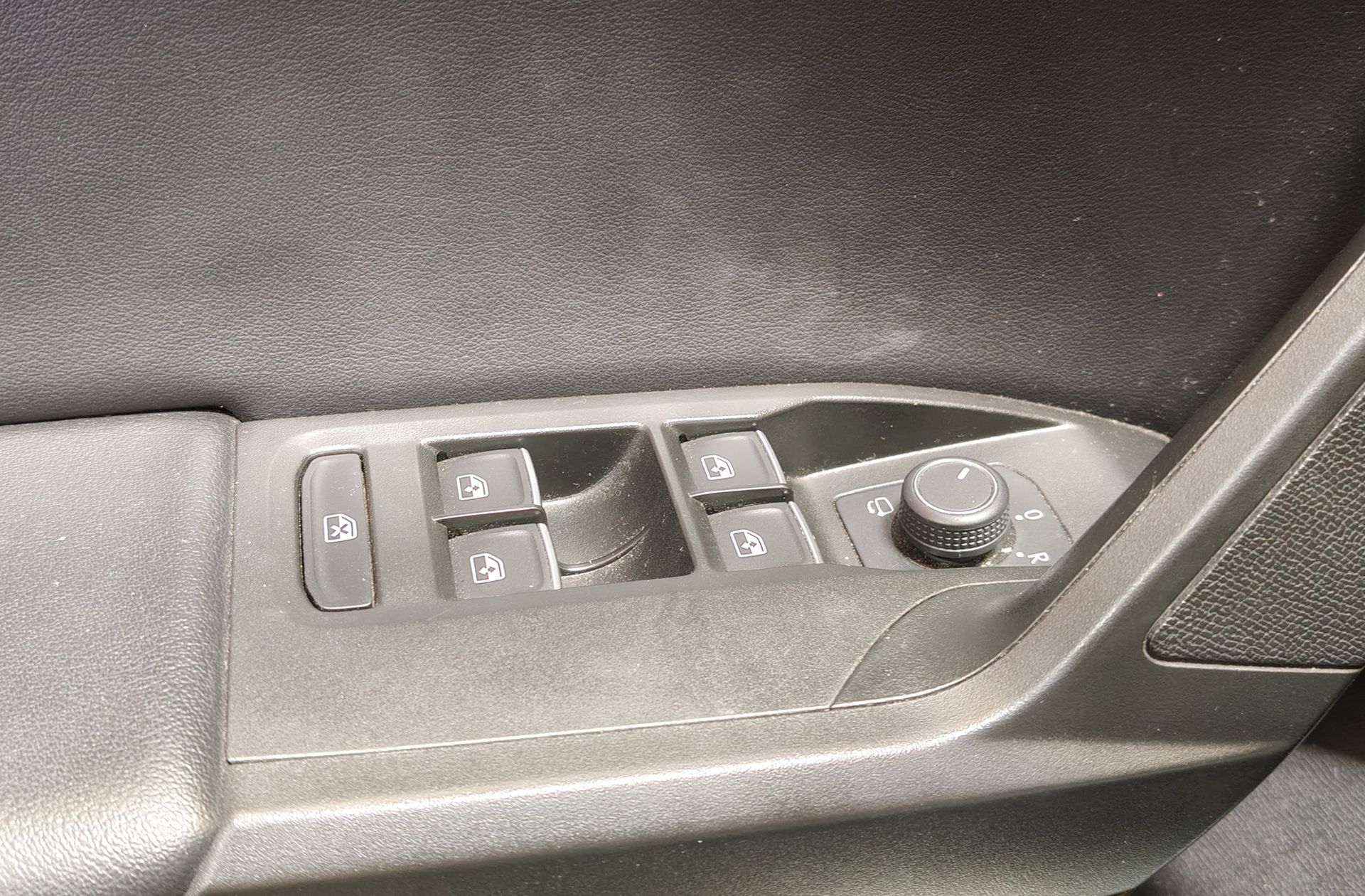 SEAT León 1.0 TSI FR 25 Aniversario - foto 28