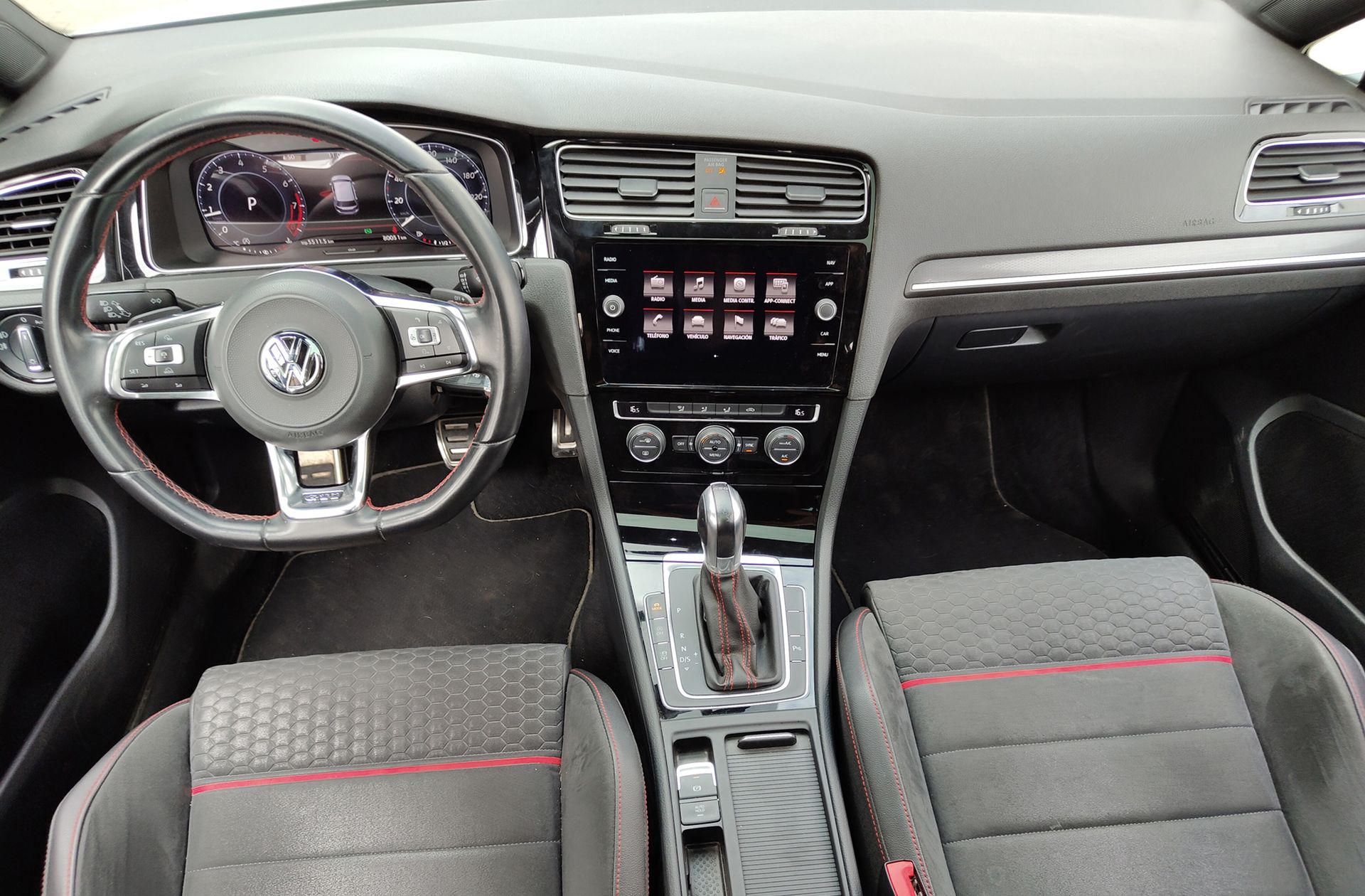 Volkswagen Golf GTI 2.0 TSI DSG - foto 7