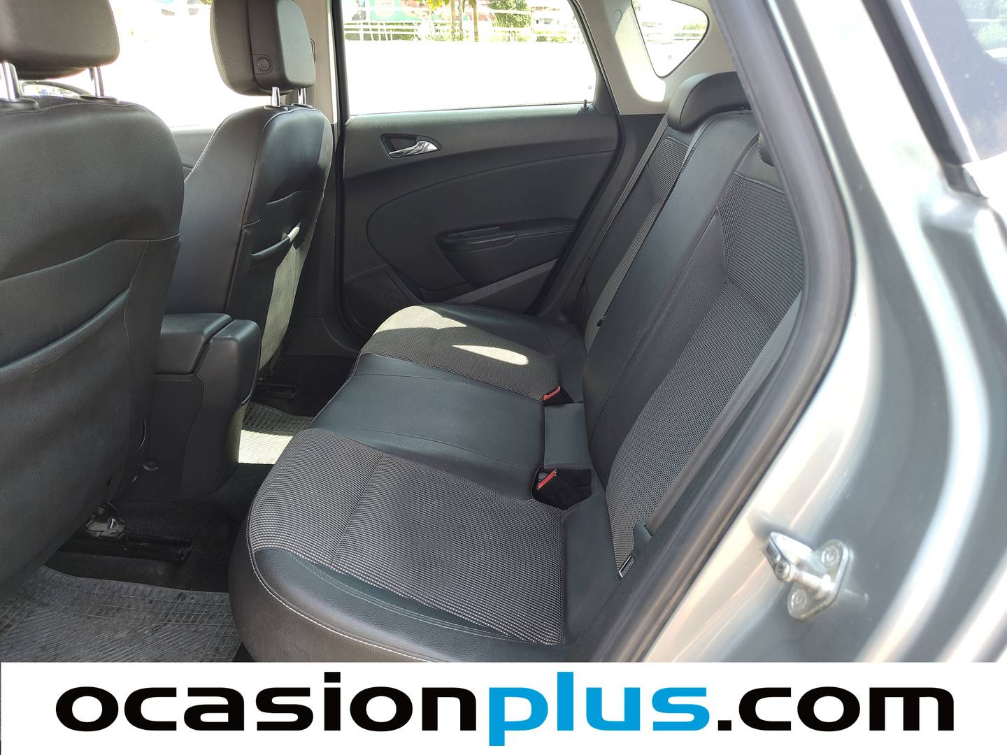 Foto asientos traseros Opel Astra Opel Astra 1.4 Turbo Excellence (140 CV)