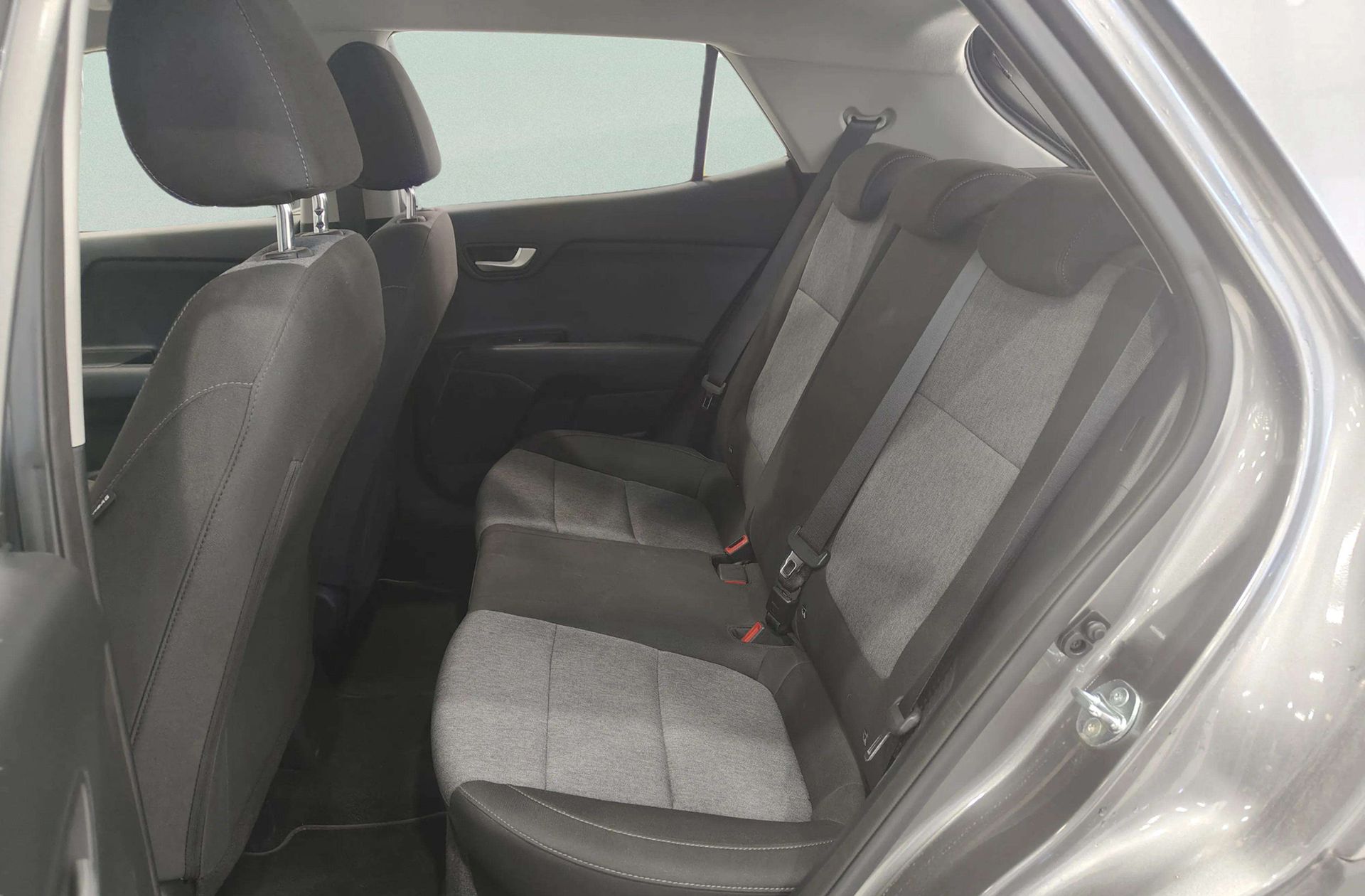 Kia Stonic 1.0 T-GDi MHEV Concept - foto 12
