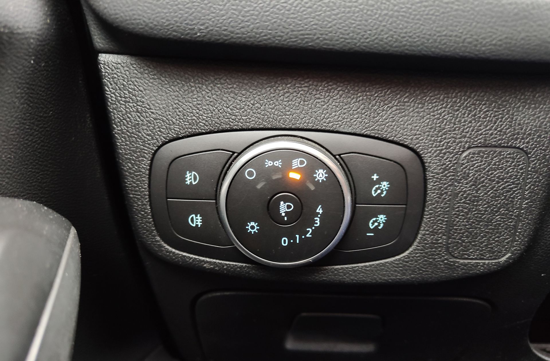 Ford Focus 1.0 EcoBoost Trend+ - foto 10