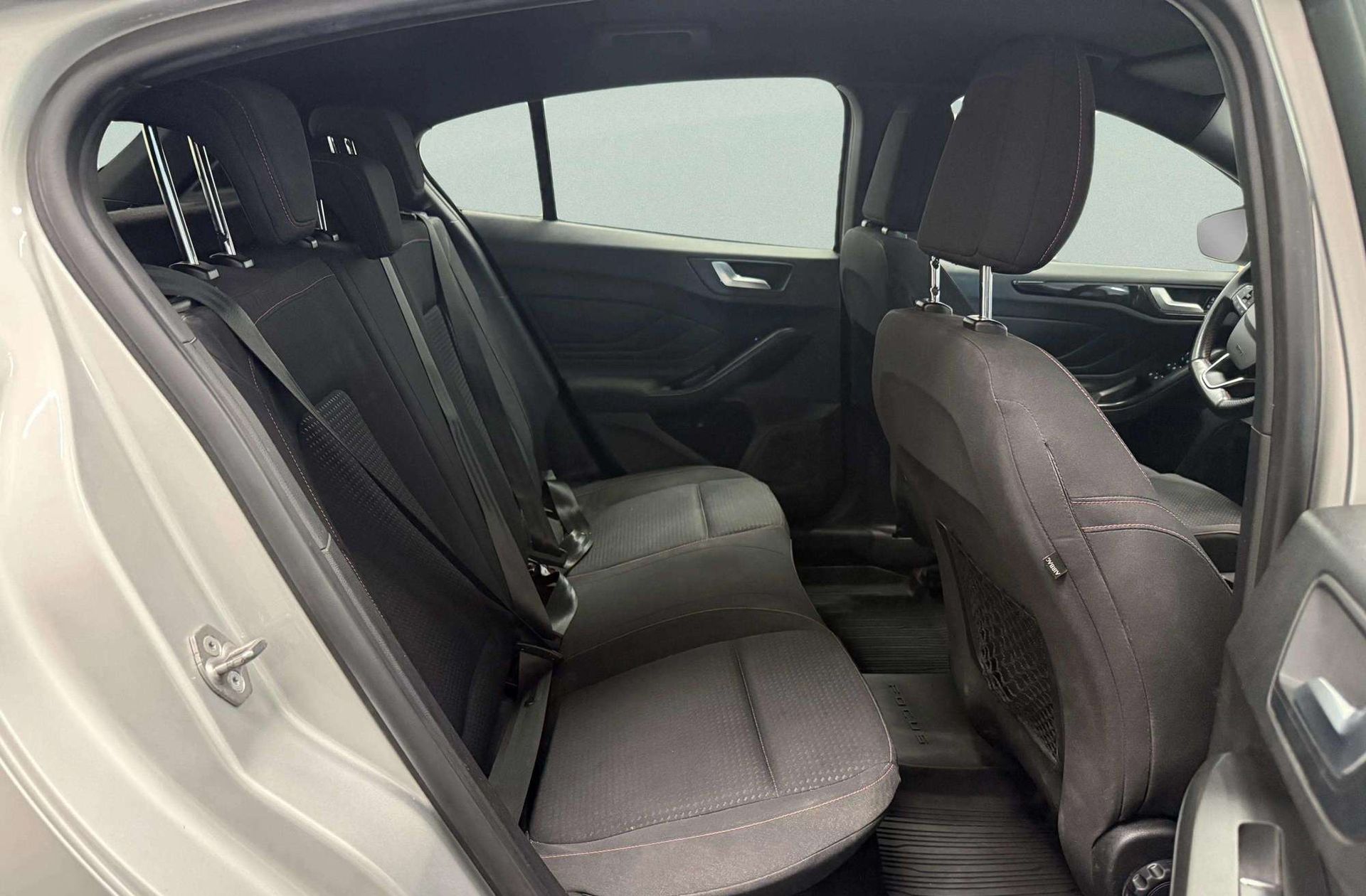 Ford Focus 1.0 EcoBoost ST-Line - foto 16