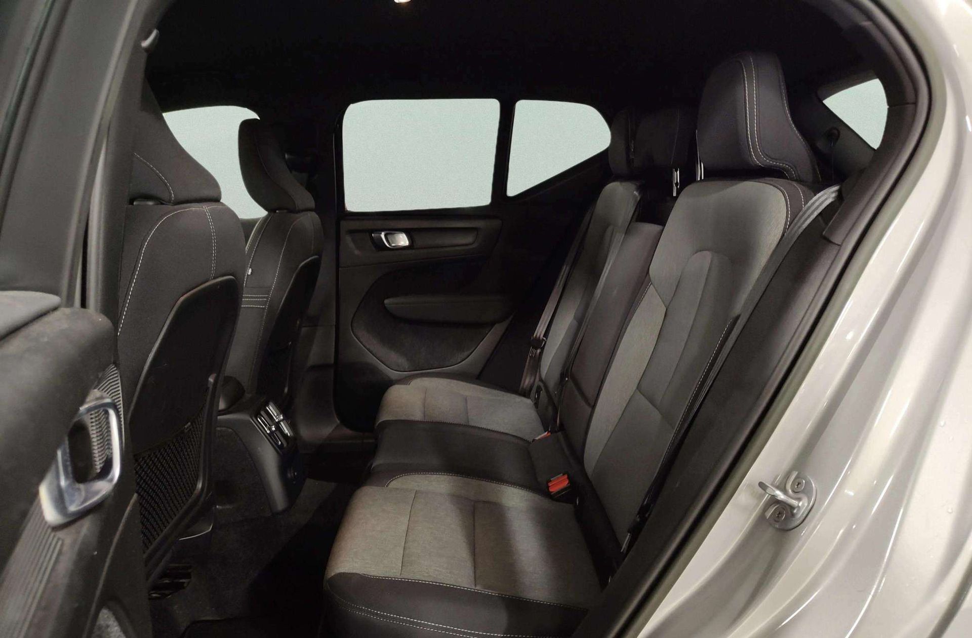 Volvo XC40 T5 Recharge PHEV Plus Dark - foto 17
