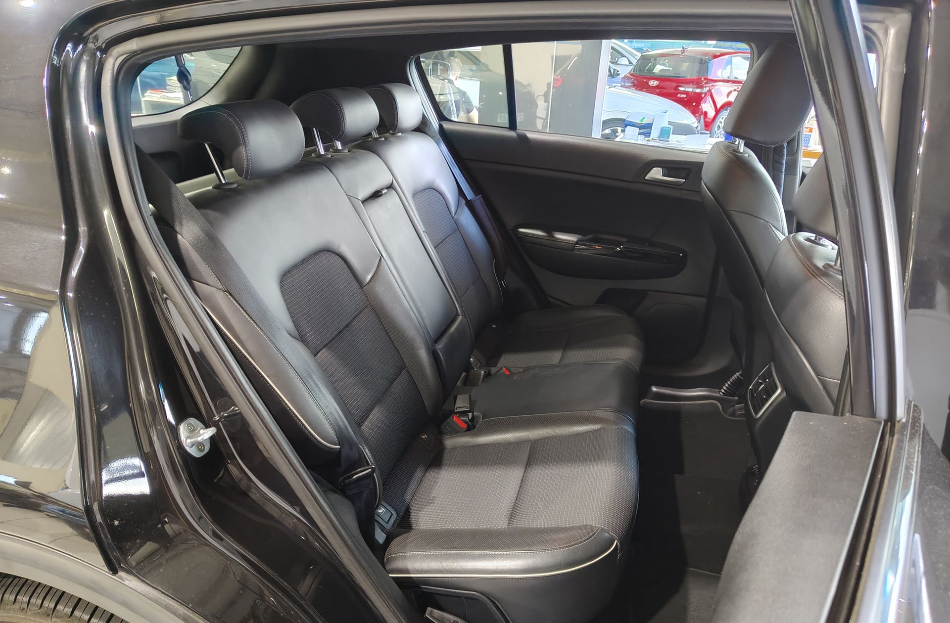 Kia Sportage 1.6 MHEV GT Line Essential 4x2 - foto 17