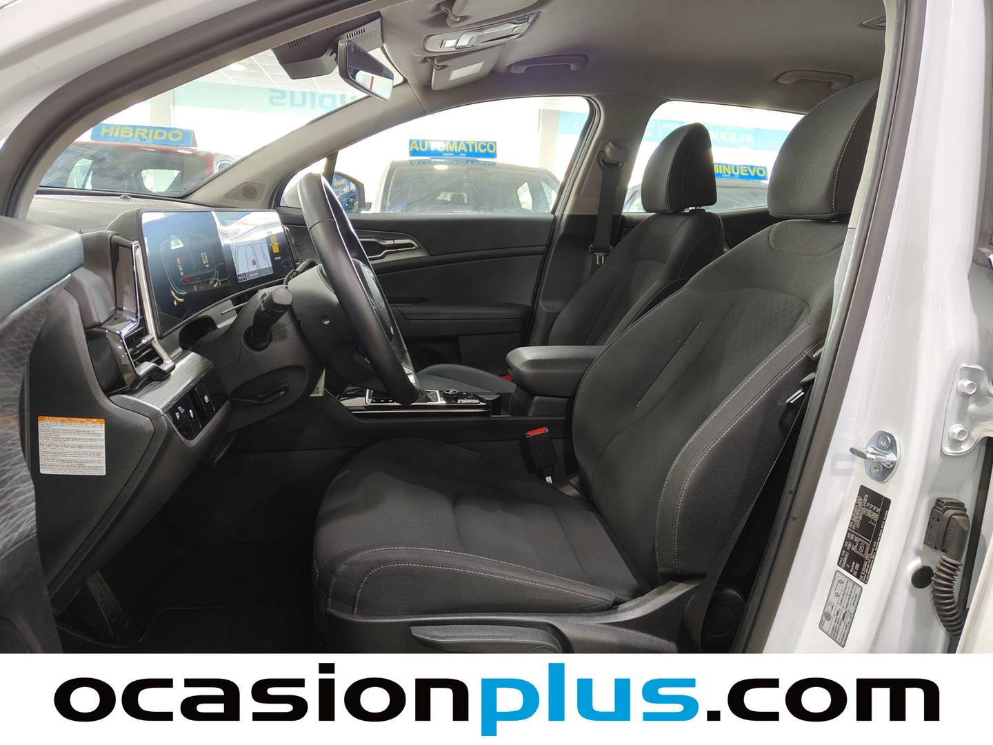 Foto asientos delanteros KIA Sportage Kia Sportage 1.6 CRDi MHEV Business 4x2 DCT (136 CV)
