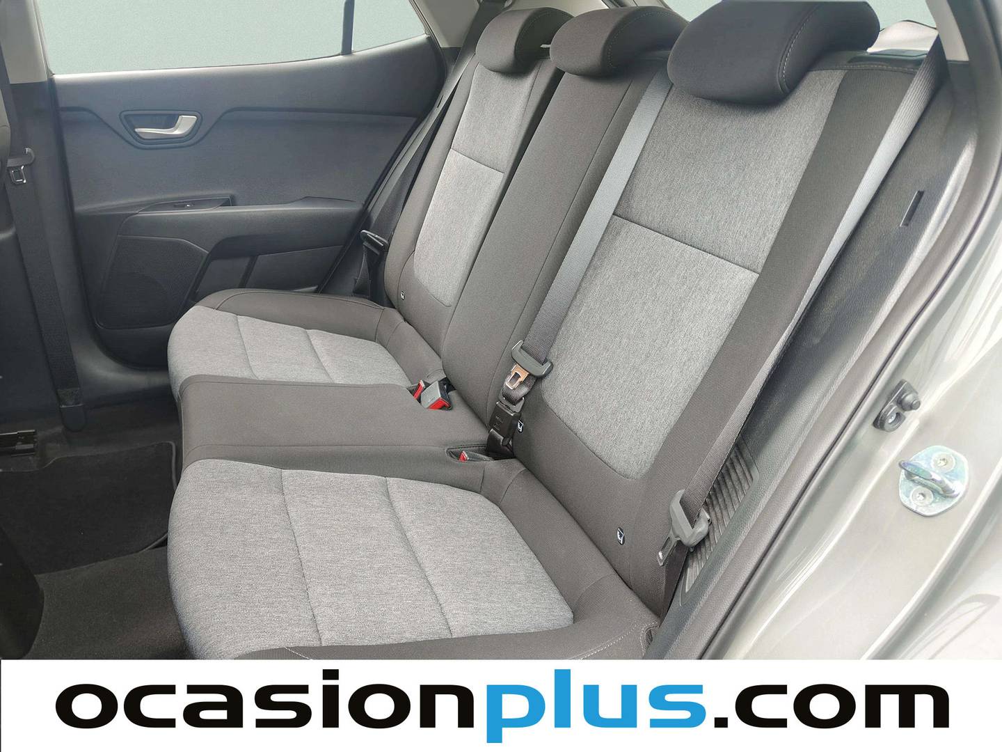 Foto asientos traseros KIA Stonic KIA Stonic 1.0 T-GDi MHEV iMT Concept (100 CV)