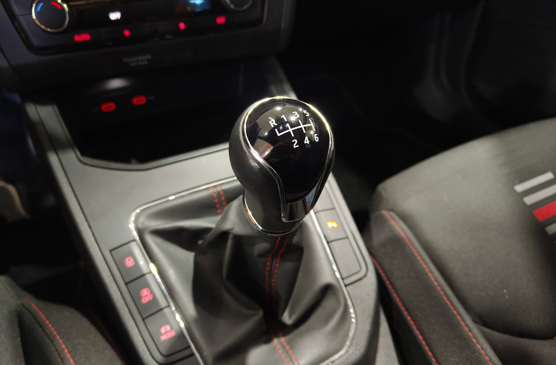 SEAT Ibiza 1.0 TSI FR - foto 6