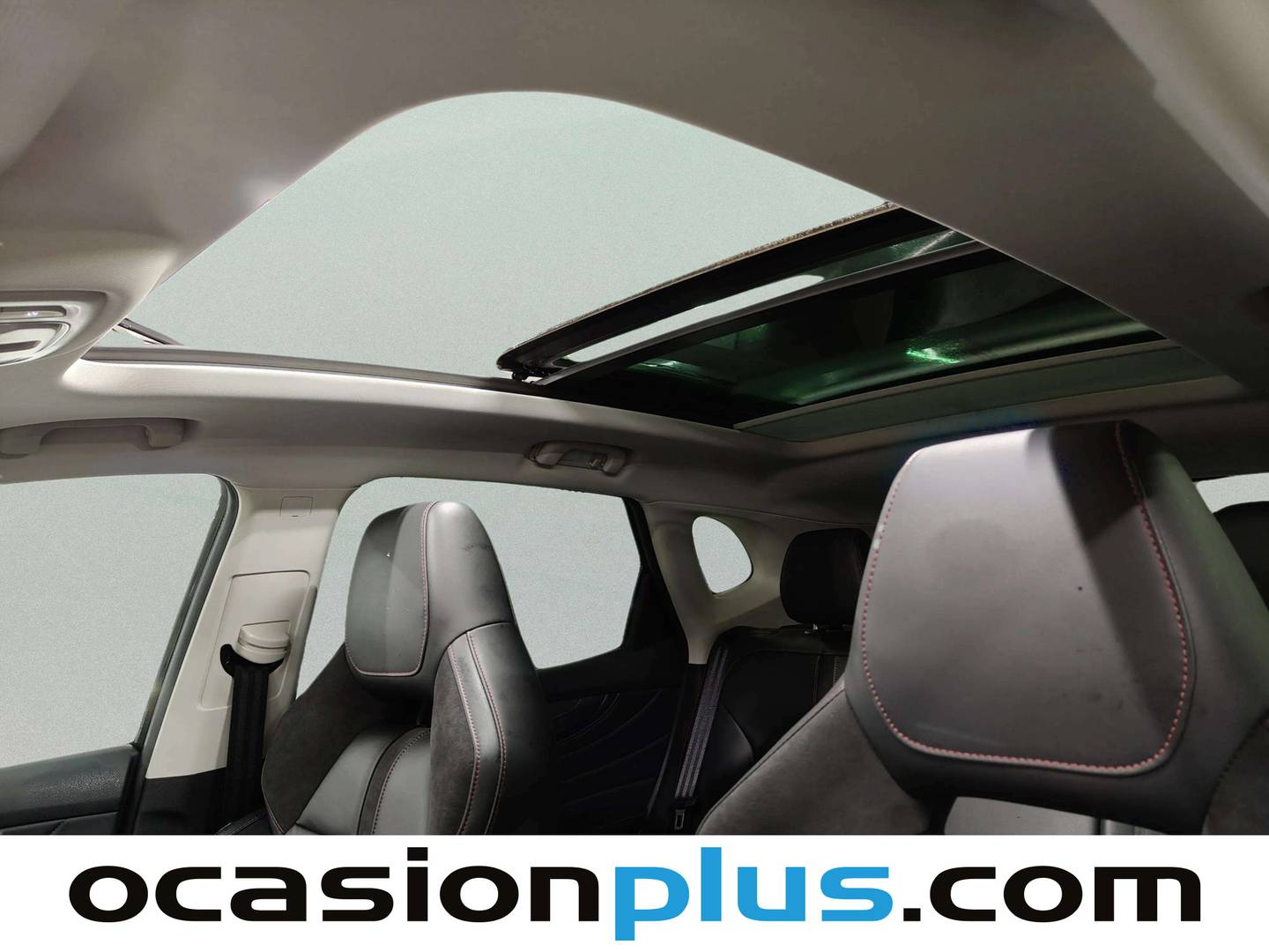 Extras y acabados del MG eHS MG eHS 1.5 T-GDI PHEV Luxury (258 CV)