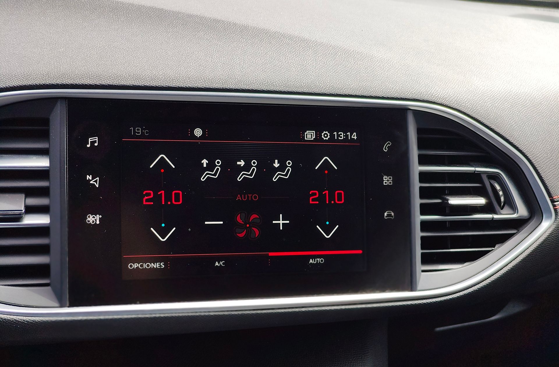 Peugeot 308 1.2 PureTech GT Line EAT8 - foto 38