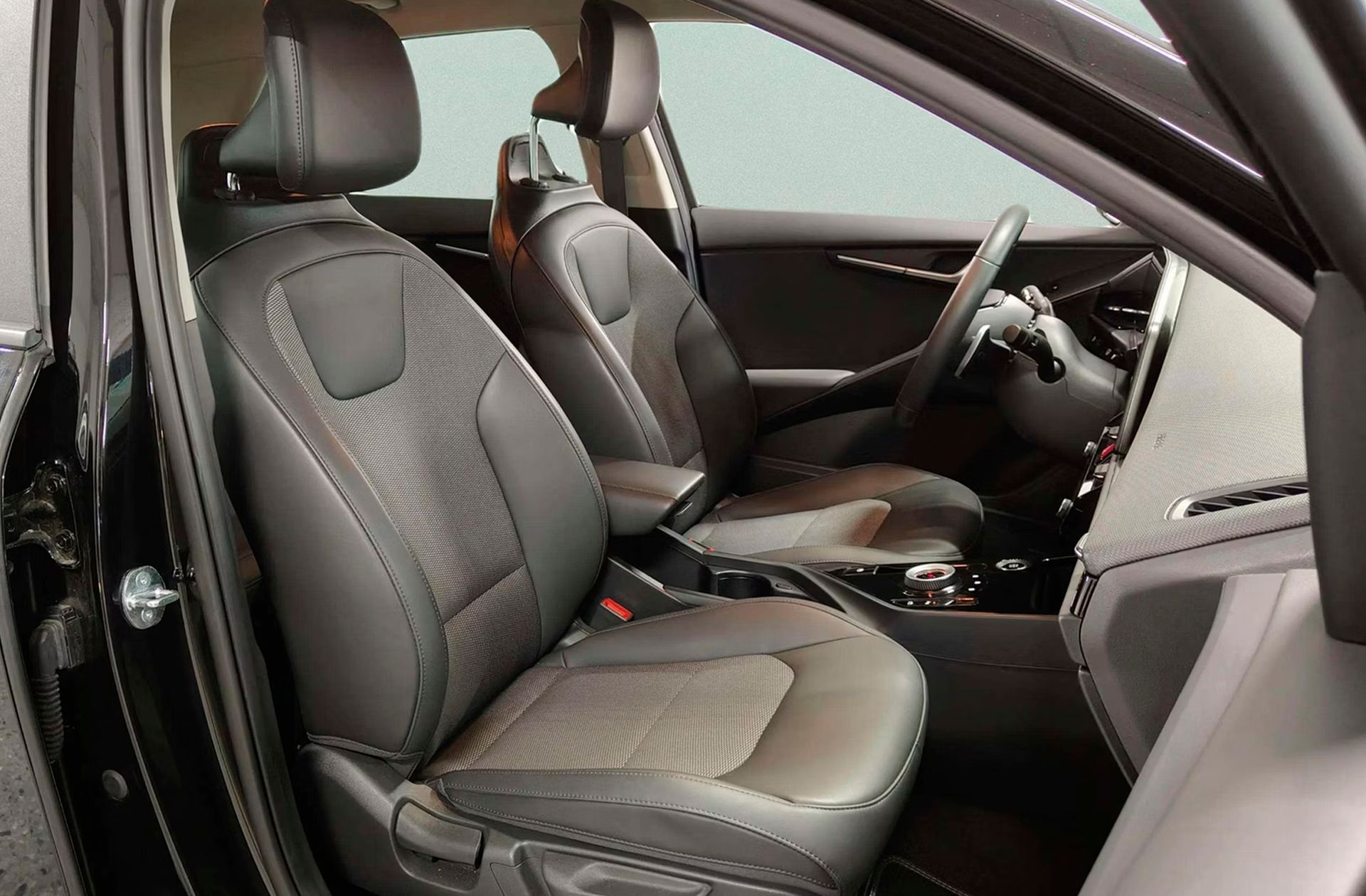 Kia Niro 1.6 GDi HEV Drive - foto 17