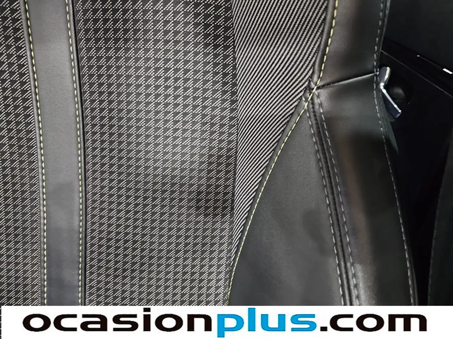 Foto Peugeot 208 Peugeot 208 BlueHDi 100 GT (100 CV)