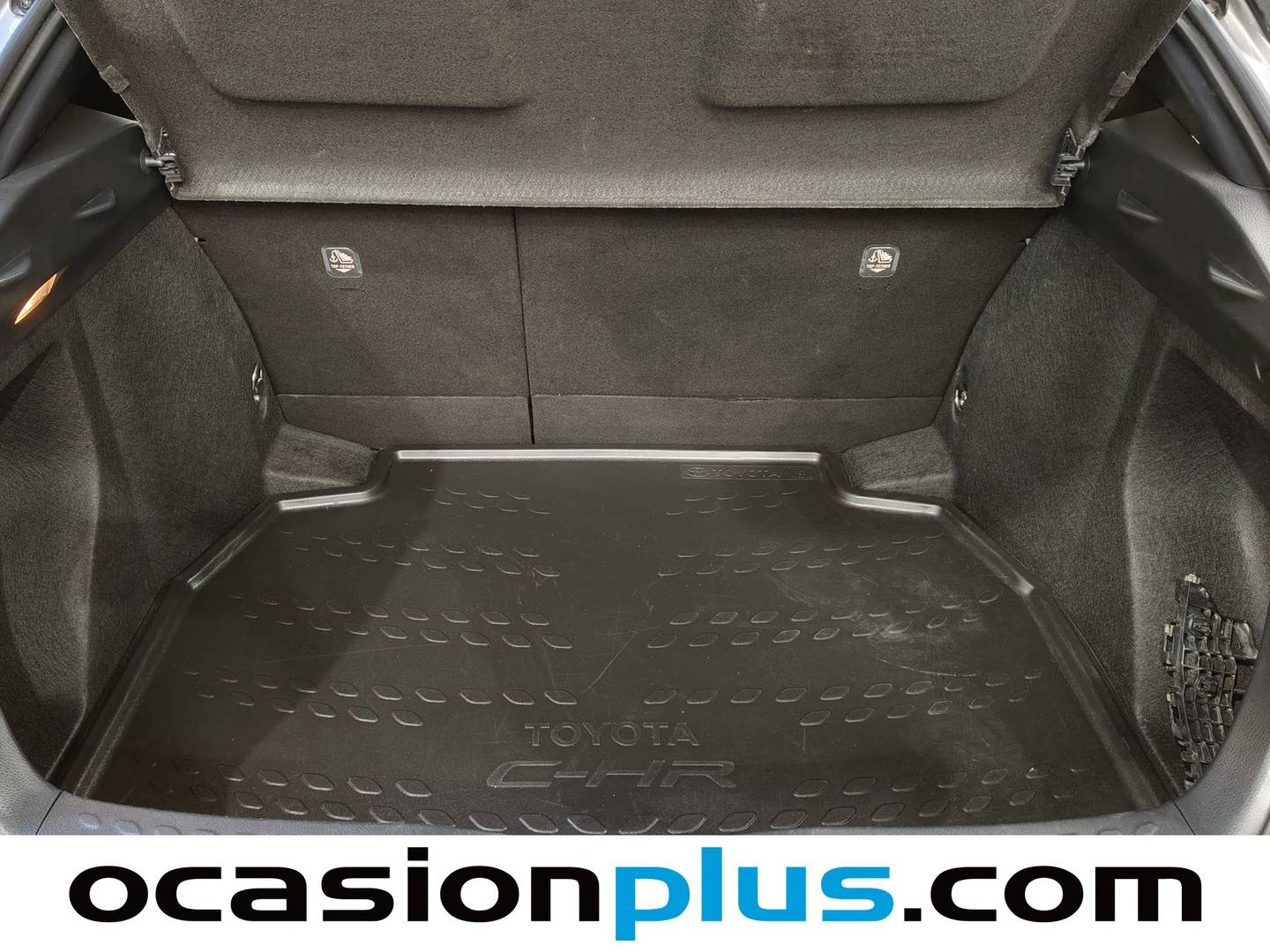 Foto Toyota C-HR Toyota C-HR 1.8 125H Advance (122 CV)