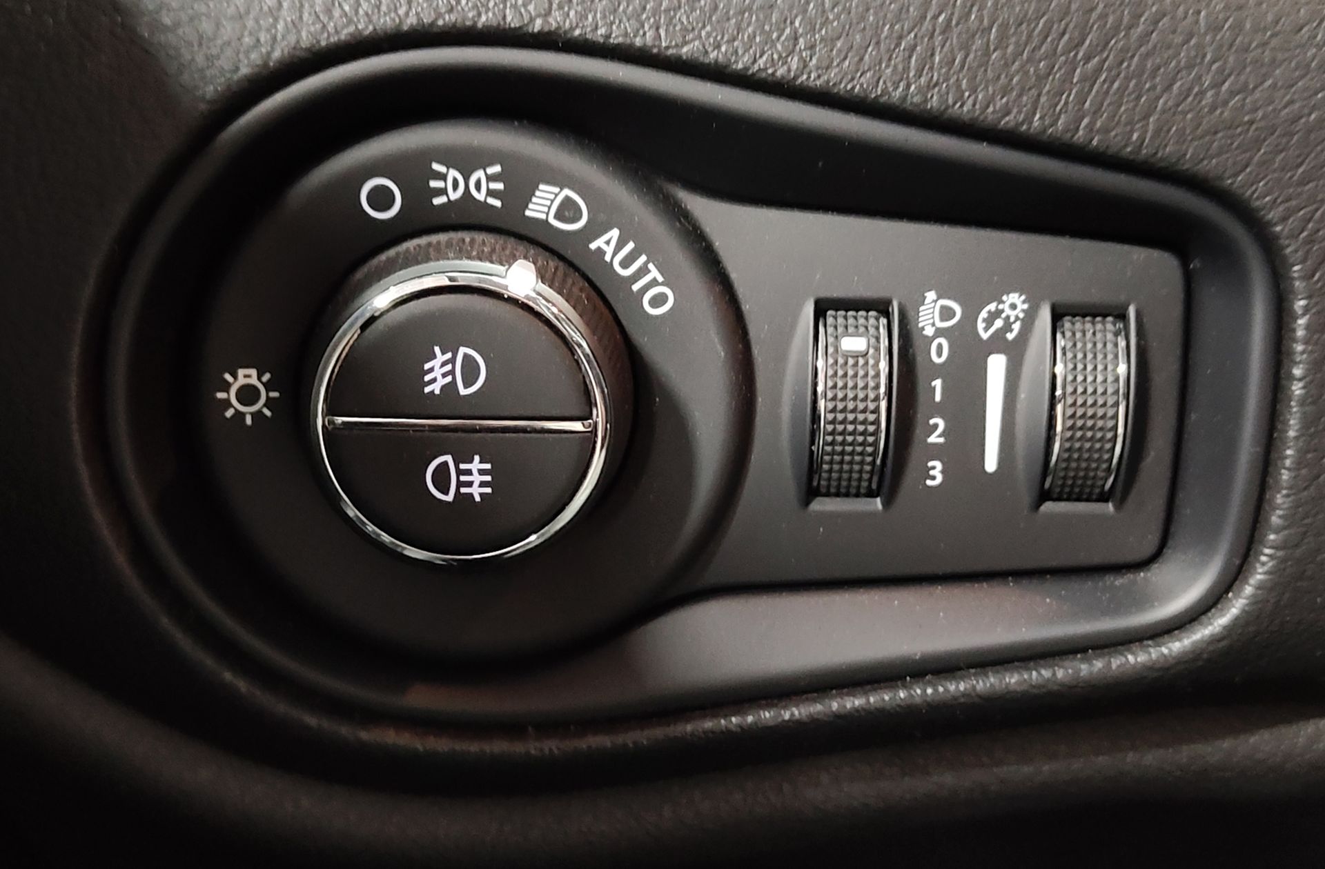Jeep Renegade 1.0G Night Eagle II 4x2 - foto 12