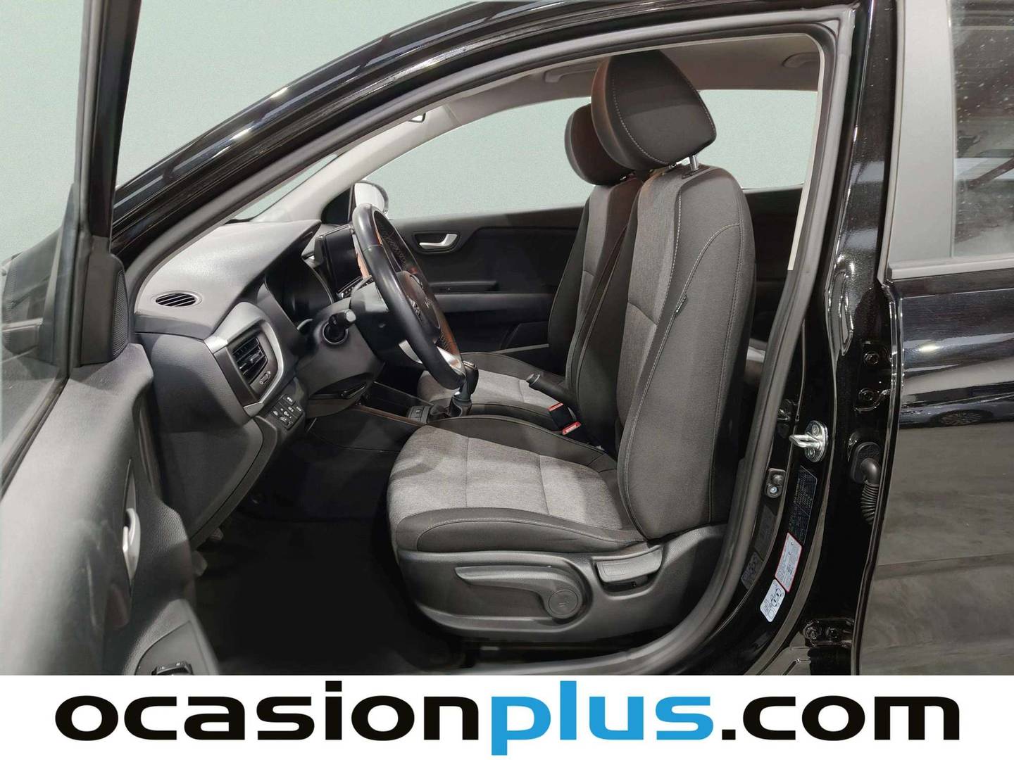 Foto asientos delanteros KIA Stonic KIA Stonic 1.0 T-GDi MHEV iMT Concept (100 CV)