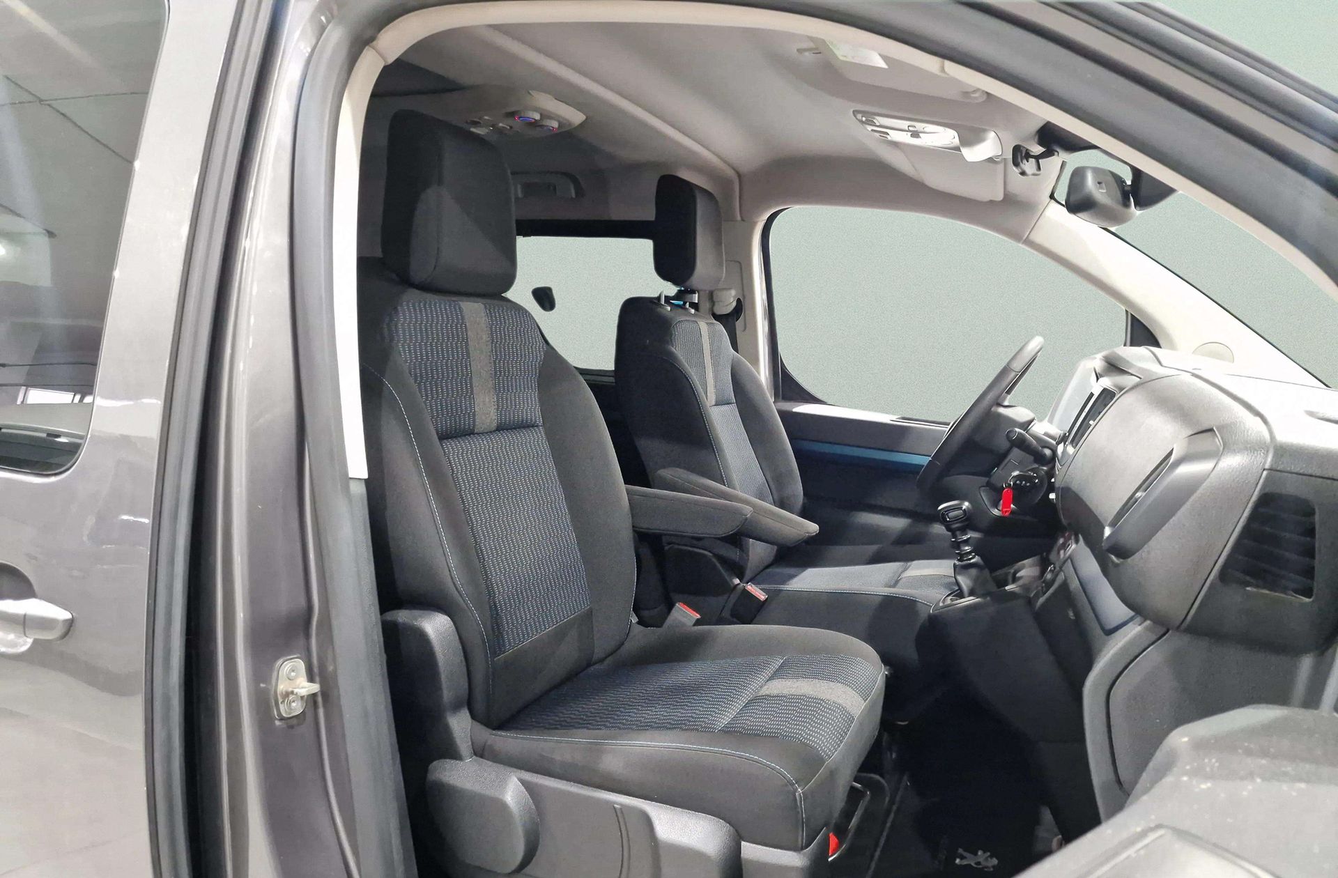 Peugeot Traveller BlueHDi 150 Active Standard 8 plazas - foto 19