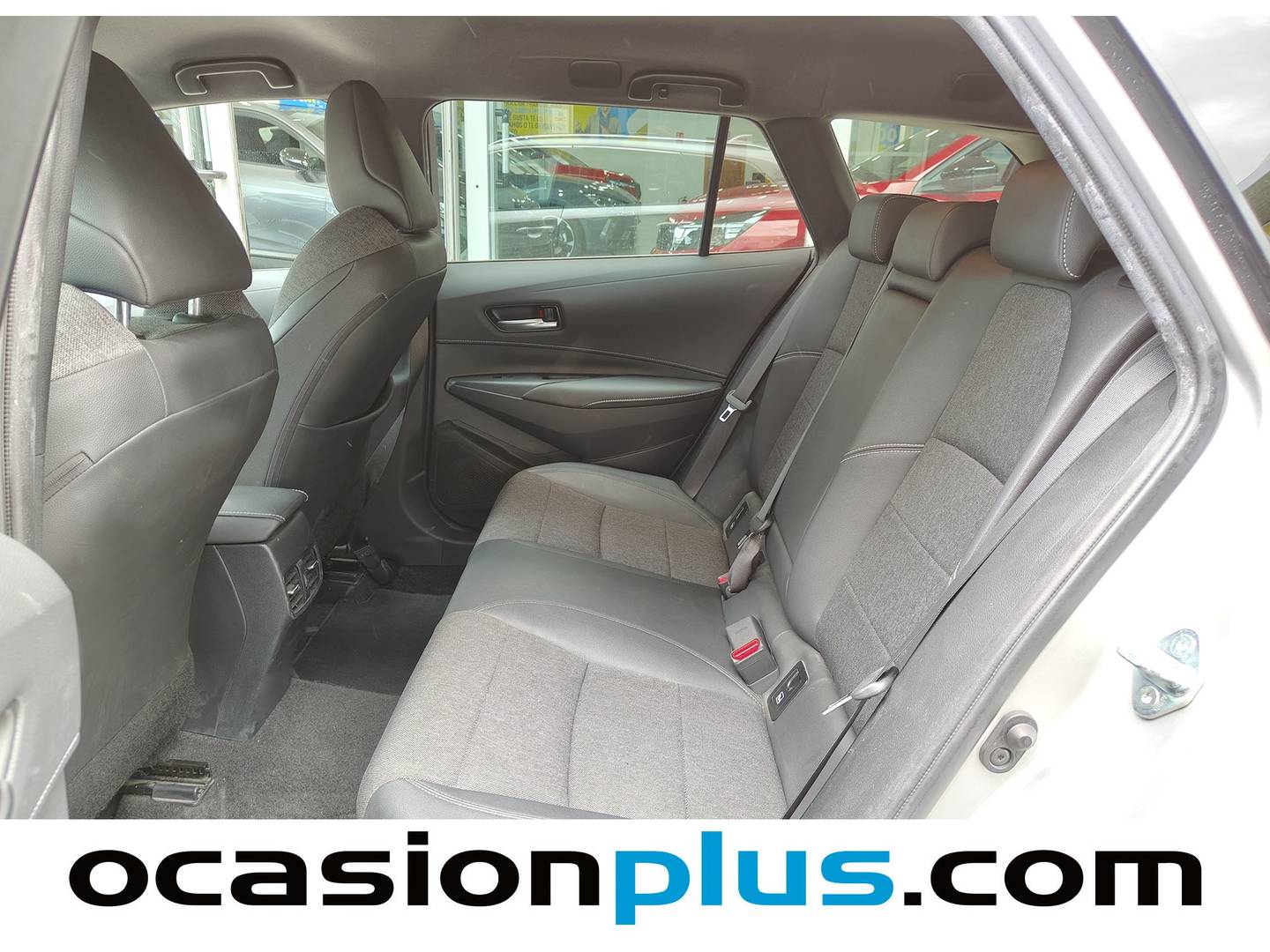 Foto asientos traseros Toyota Corolla Toyota Corolla 180H Style E-CVT (180 CV)