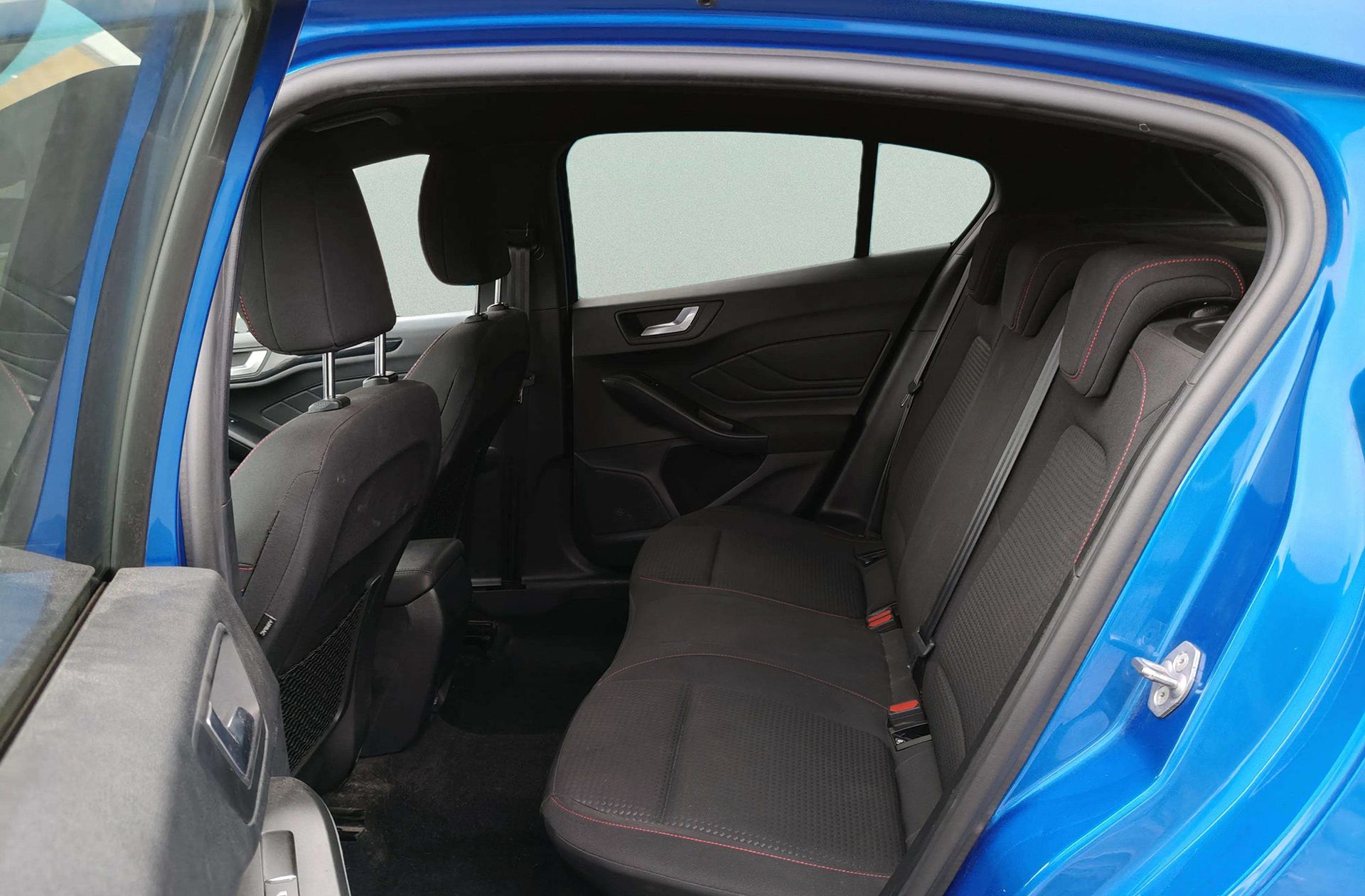 Ford Focus 1.0 EcoBoost ST-Line - foto 14