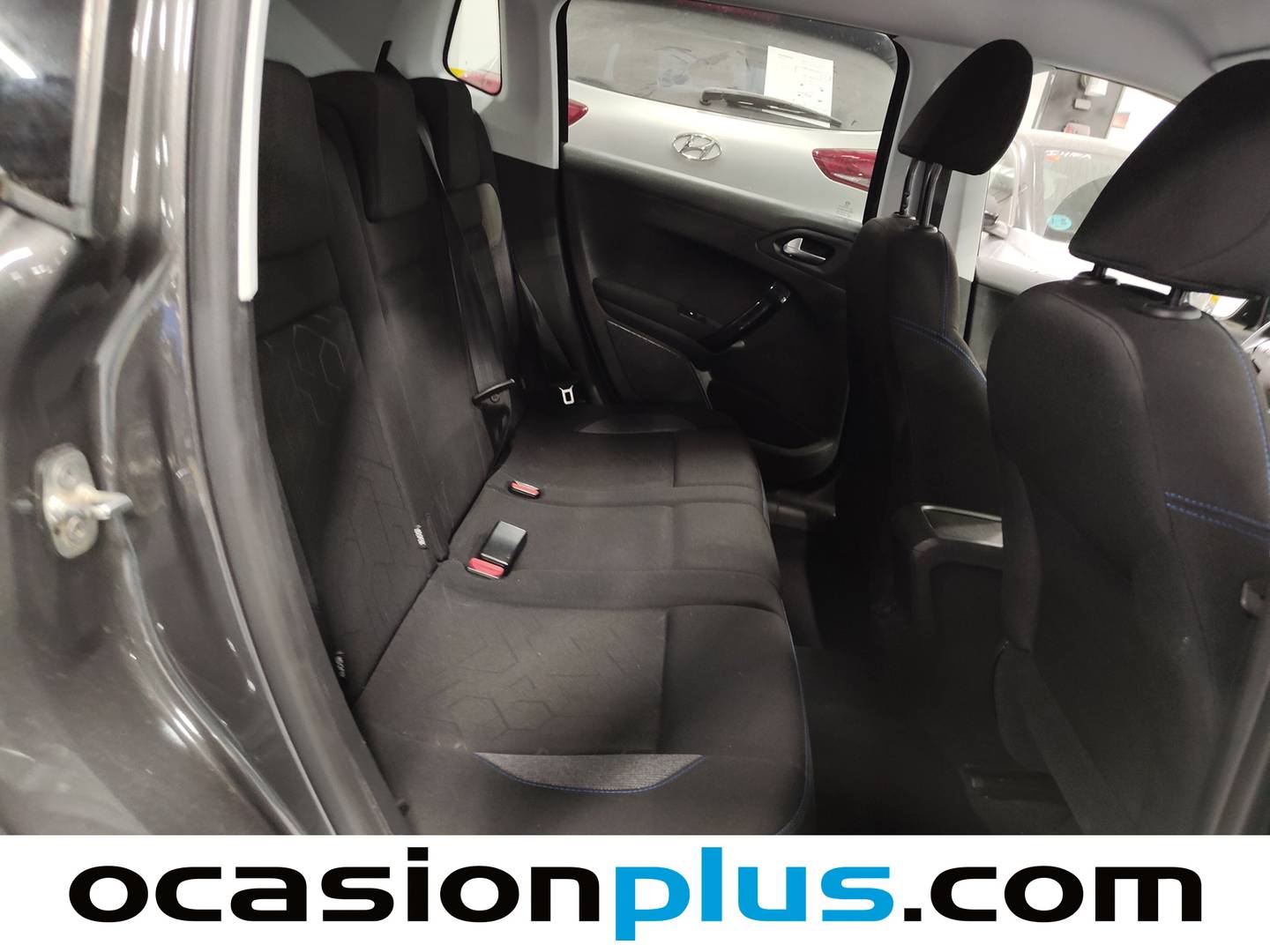 Foto Peugeot 2008 Peugeot 2008 PureTech 110 S&S Signature (110 CV)