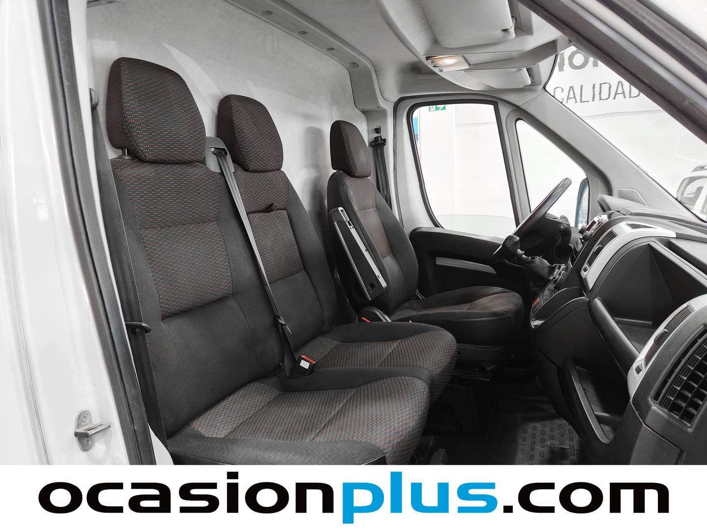 Foto Peugeot Boxer Peugeot Boxer Furgon BlueHDi 140 S&S 335 L3H2 (140 CV) siete plazas