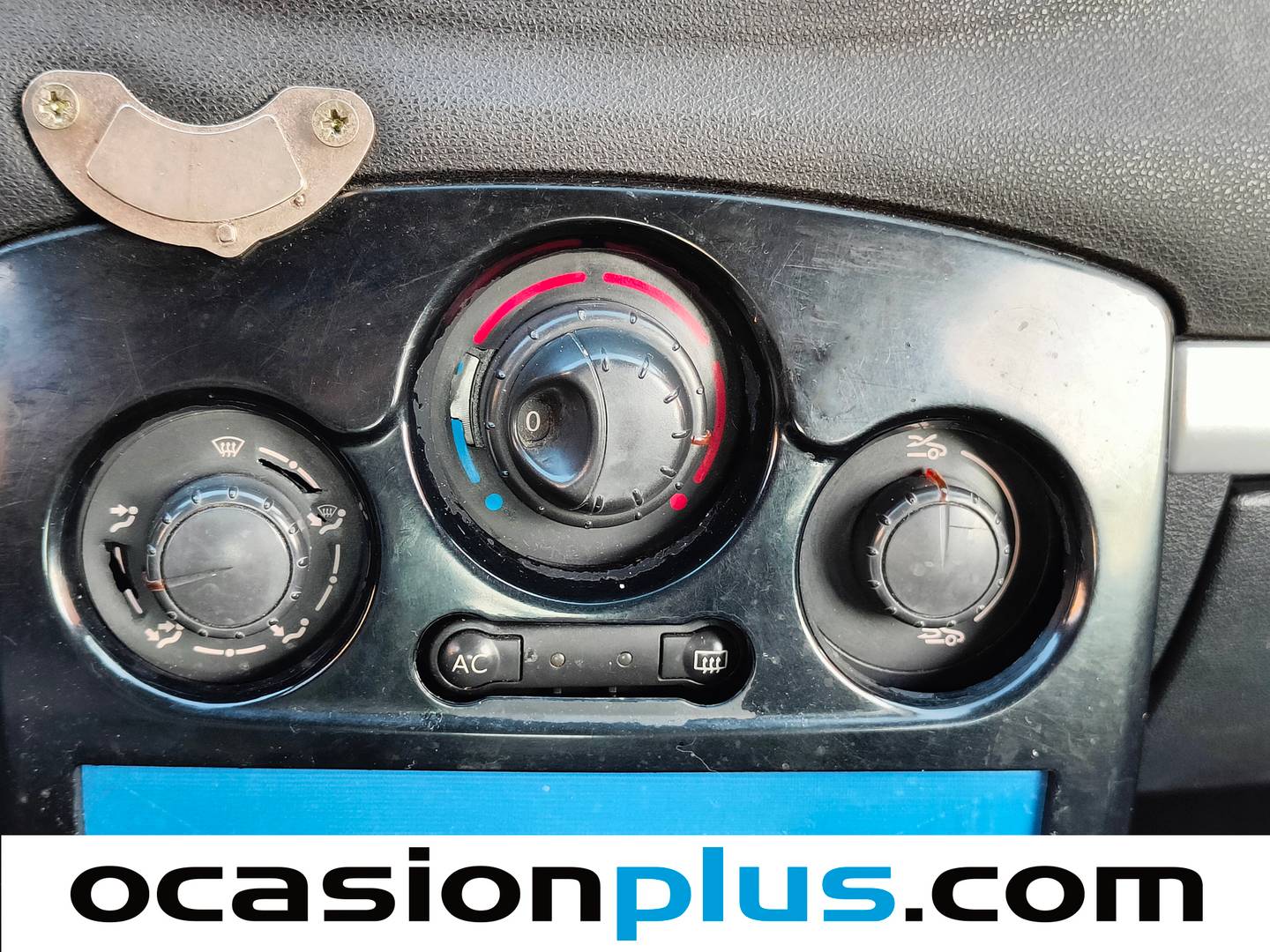 Equipamiento del Renault Clio Renault Clio 1.4 16v Emotion (100 CV)