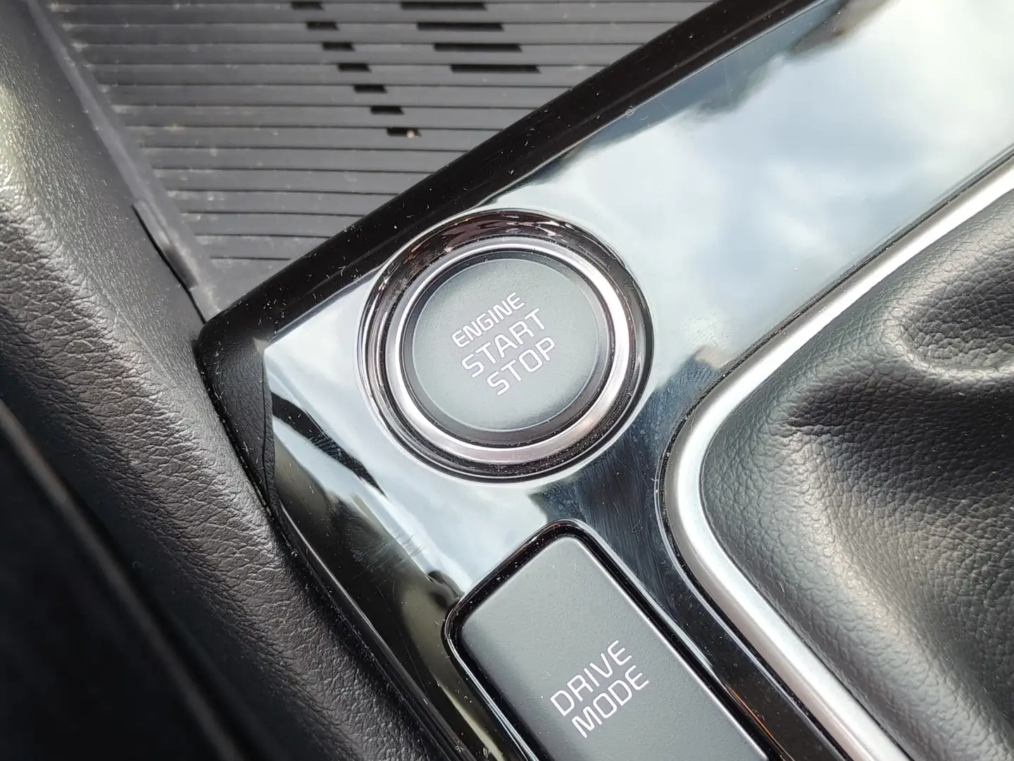 Foto KIA Sportage Kia Sportage 1.6 T-GDi MHEV Tech 4x2 (150 CV)