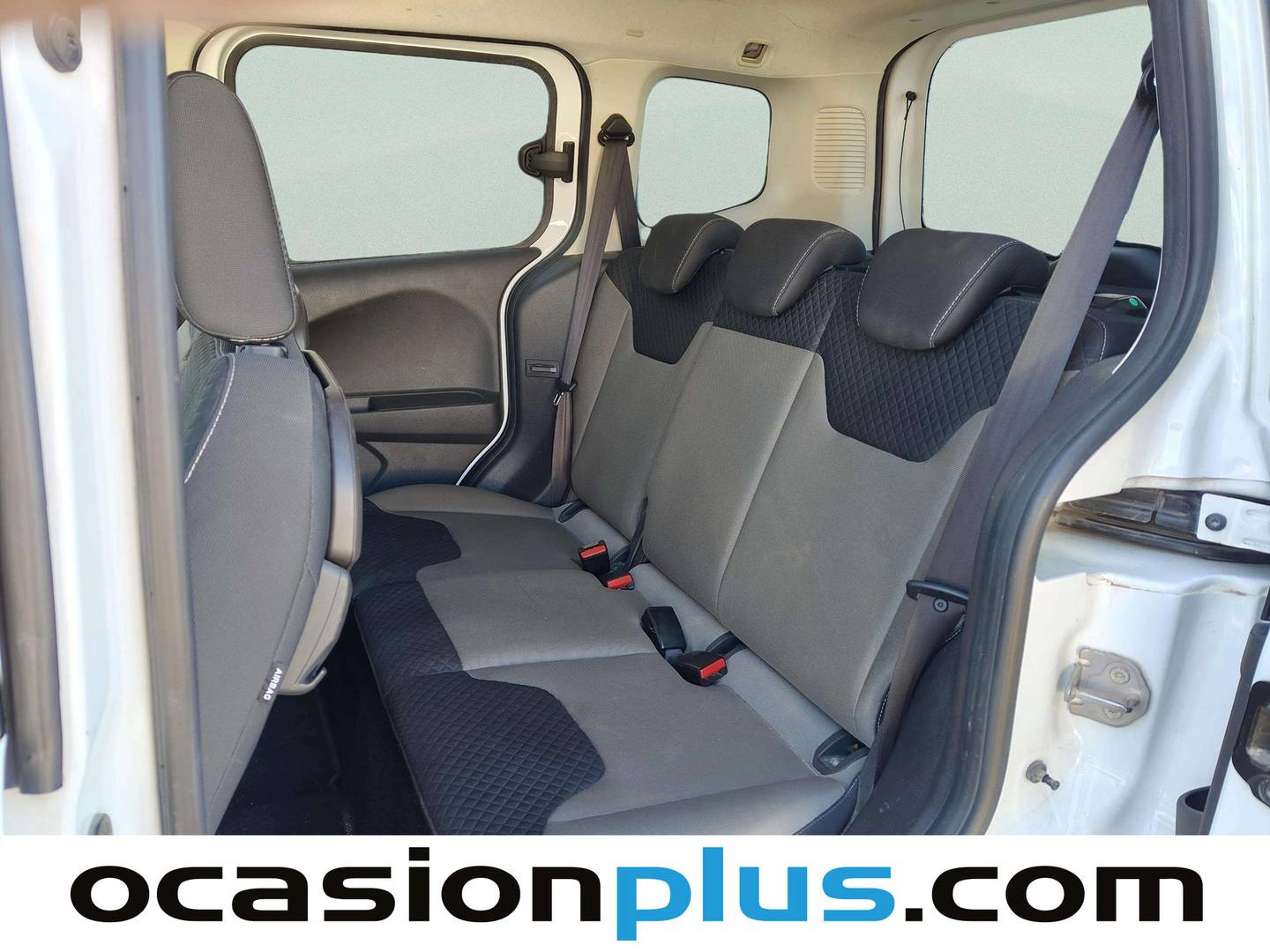Foto asientos traseros Ford Tourneo Courier Ford Tourneo Courier 1.0 EcoBoost Titanium (100 CV)