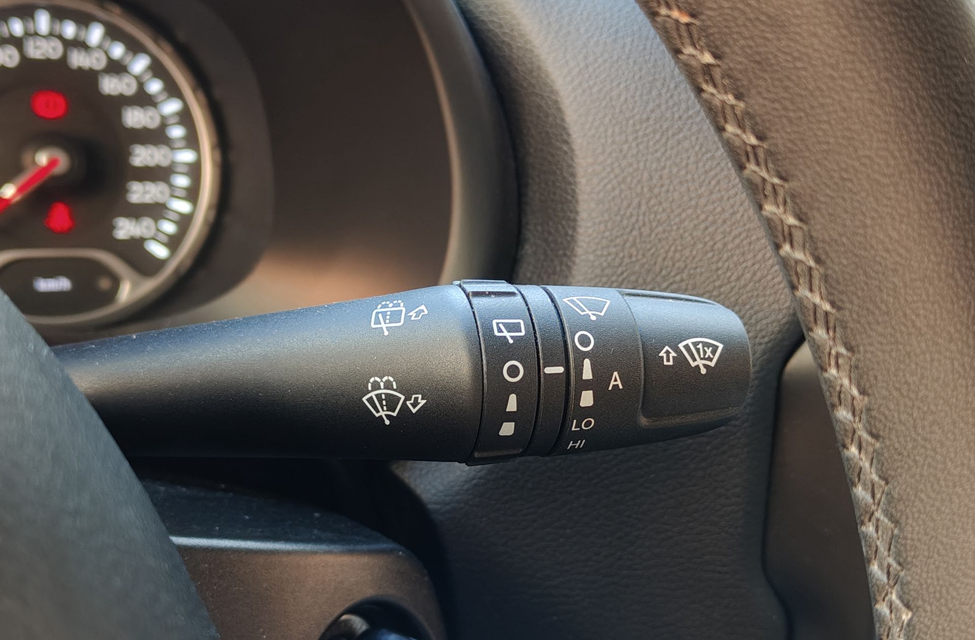 Jeep Renegade eHybrid 1.5 Limited ATX - foto 23