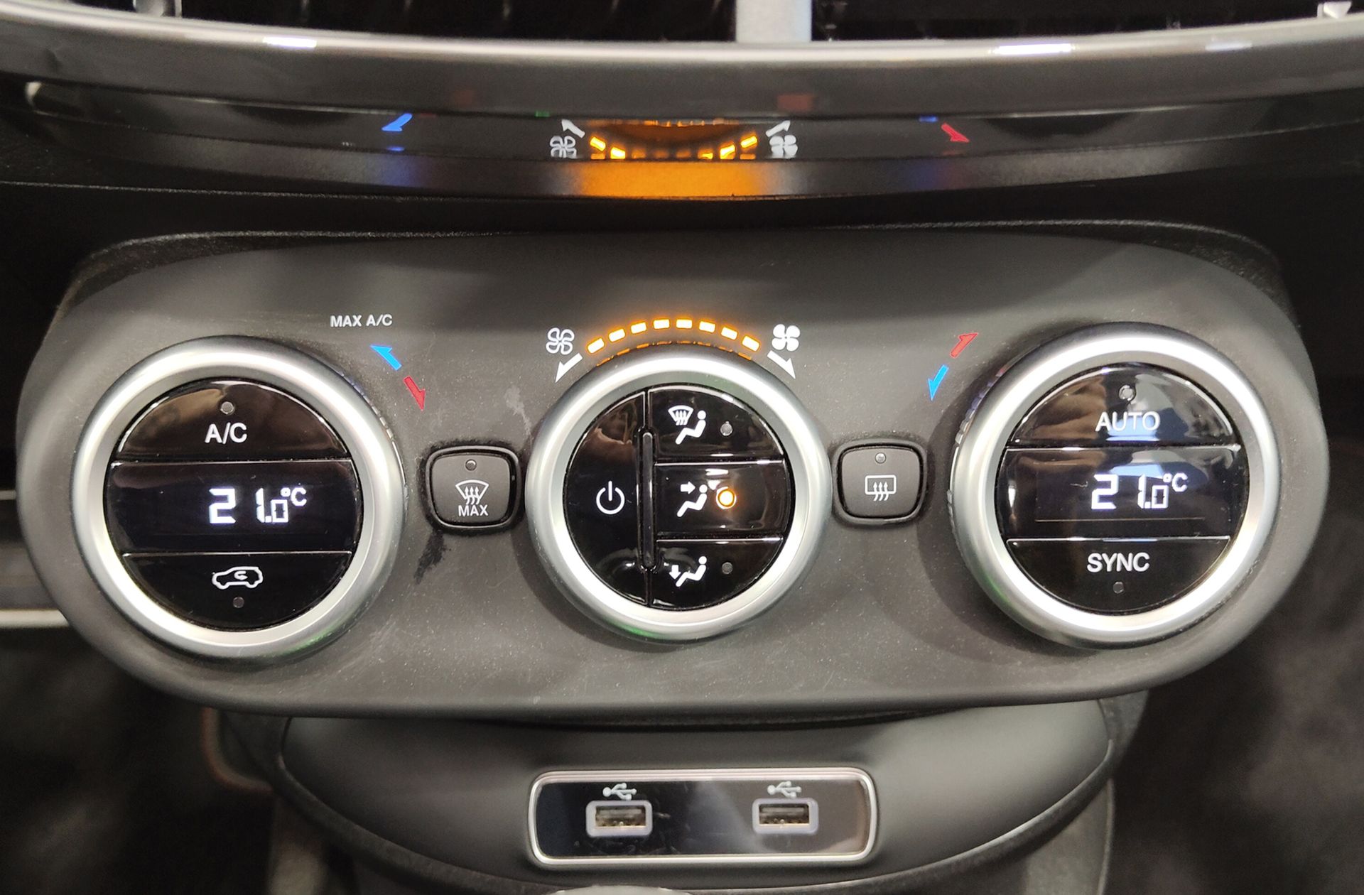 Fiat 500X 1.5 Hybrid Dolcevita Sport DCT - foto 29