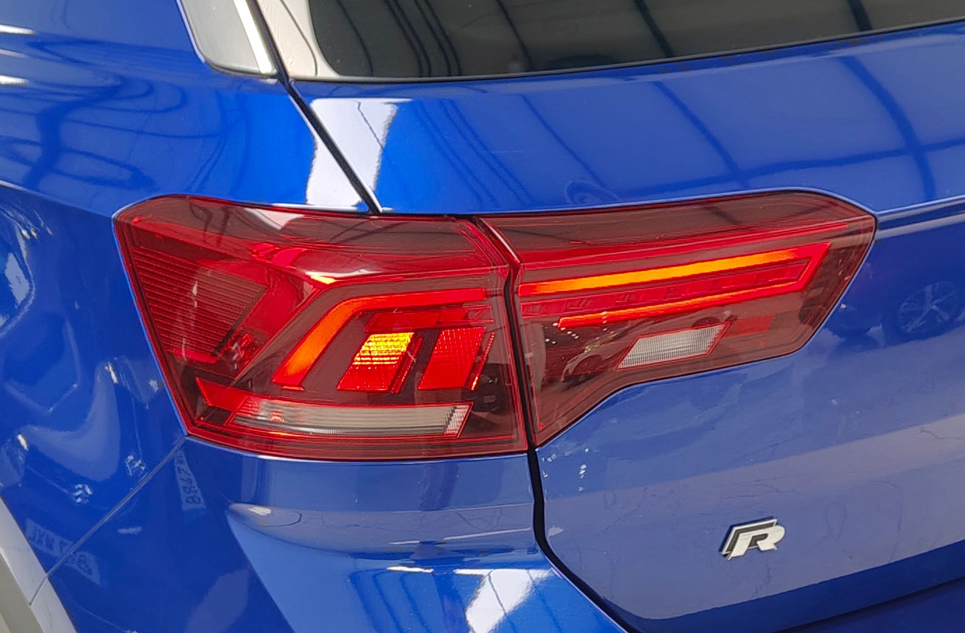 Volkswagen T-Roc R 2.0 TSI 4Motion DSG - foto 17