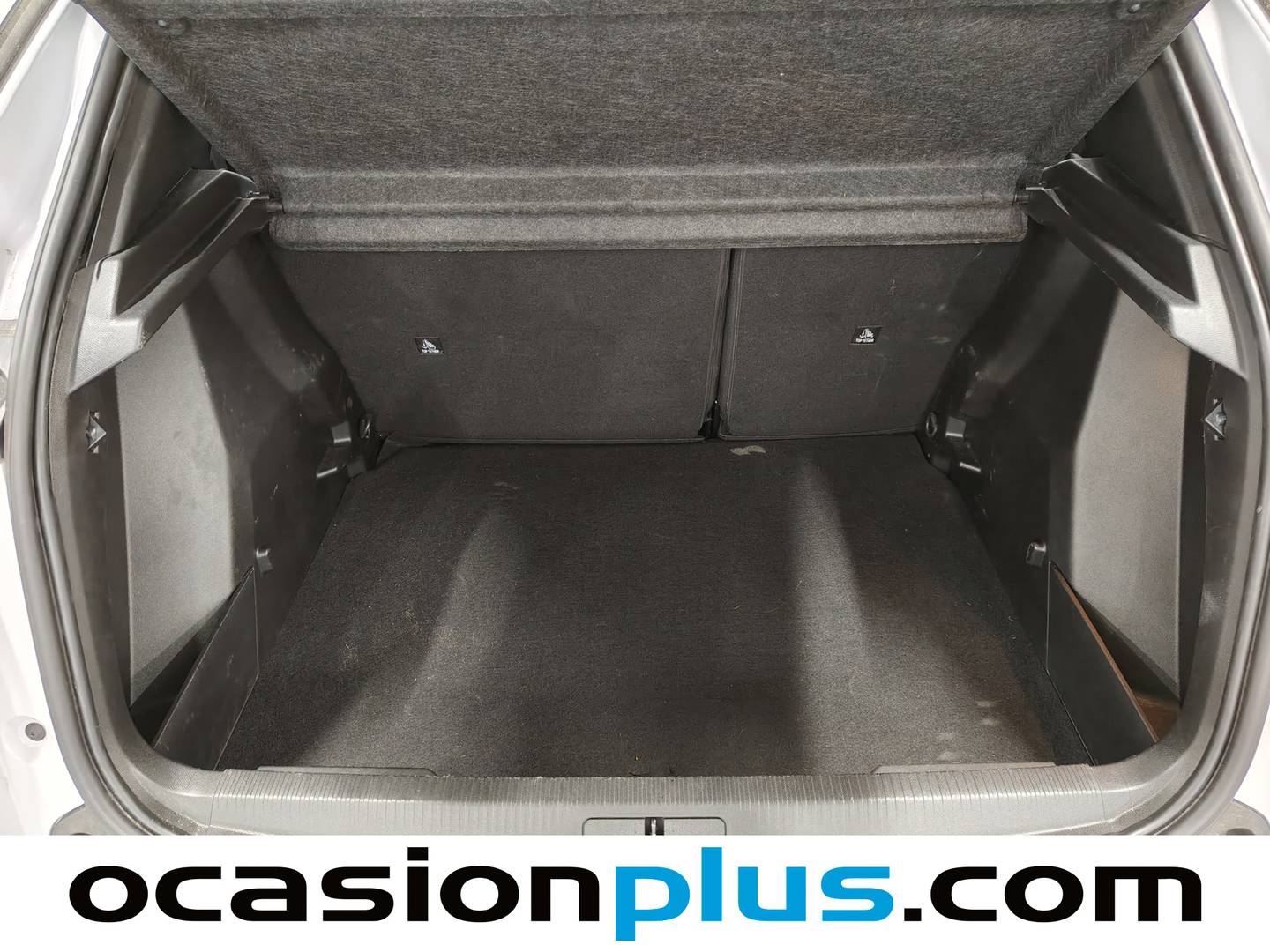 Foto Peugeot 2008 Peugeot 2008 Allure Hybrid eDCS6 (136 CV)