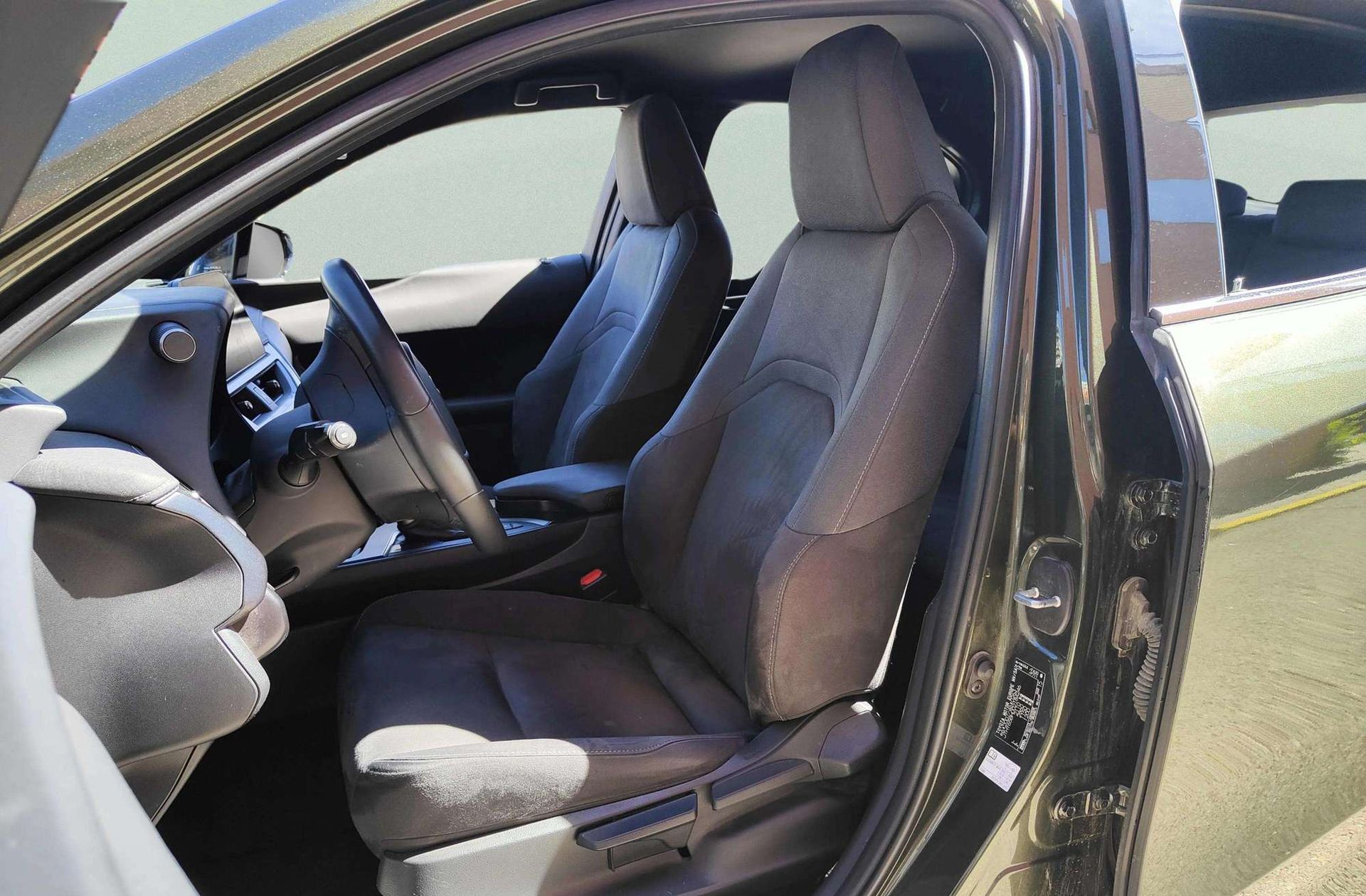 Lexus UX 250h Premium - foto 11