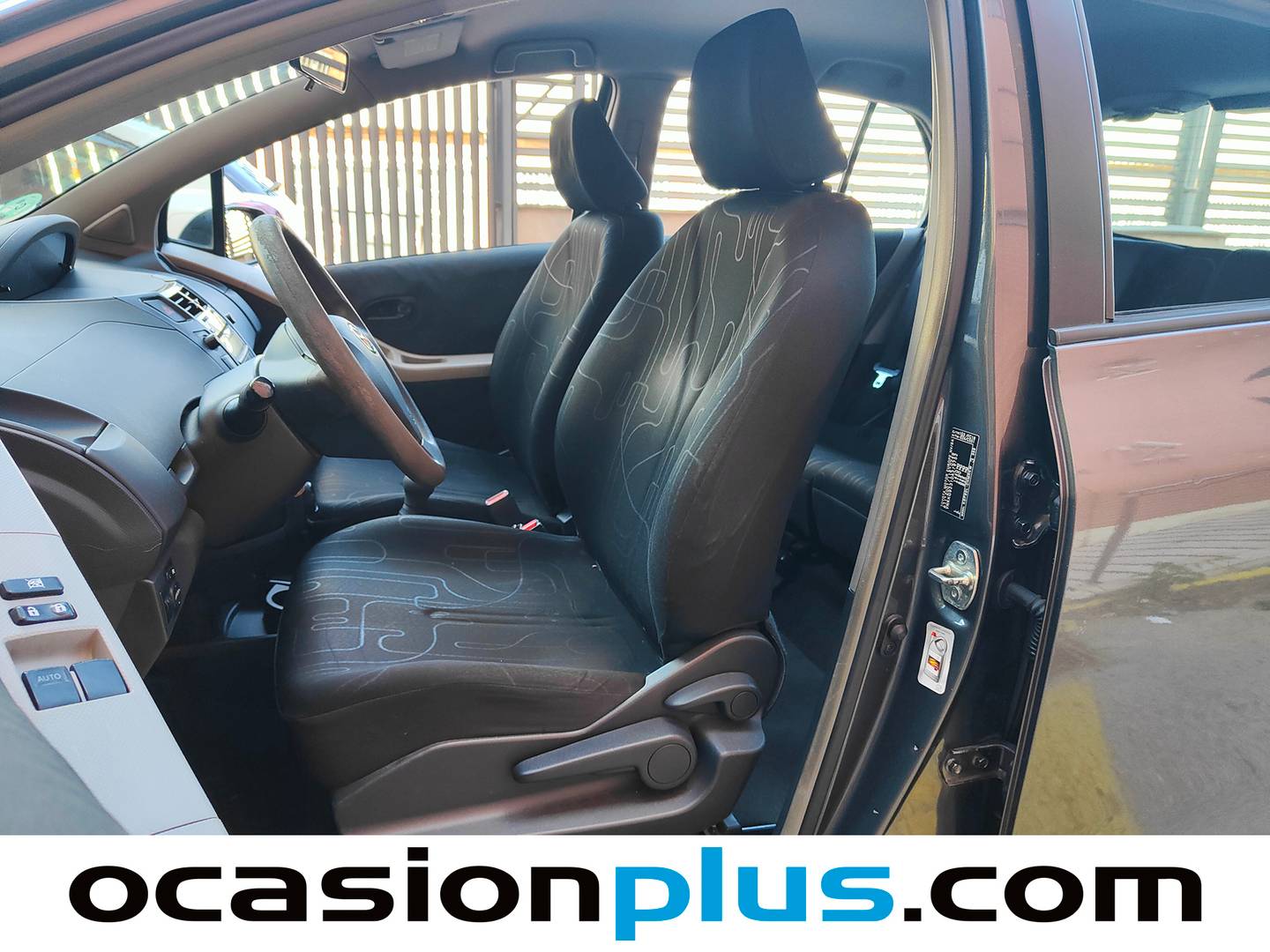 Foto asientos delanteros Toyota Yaris Toyota Yaris 1.0 VVT-I Live  (69 CV)