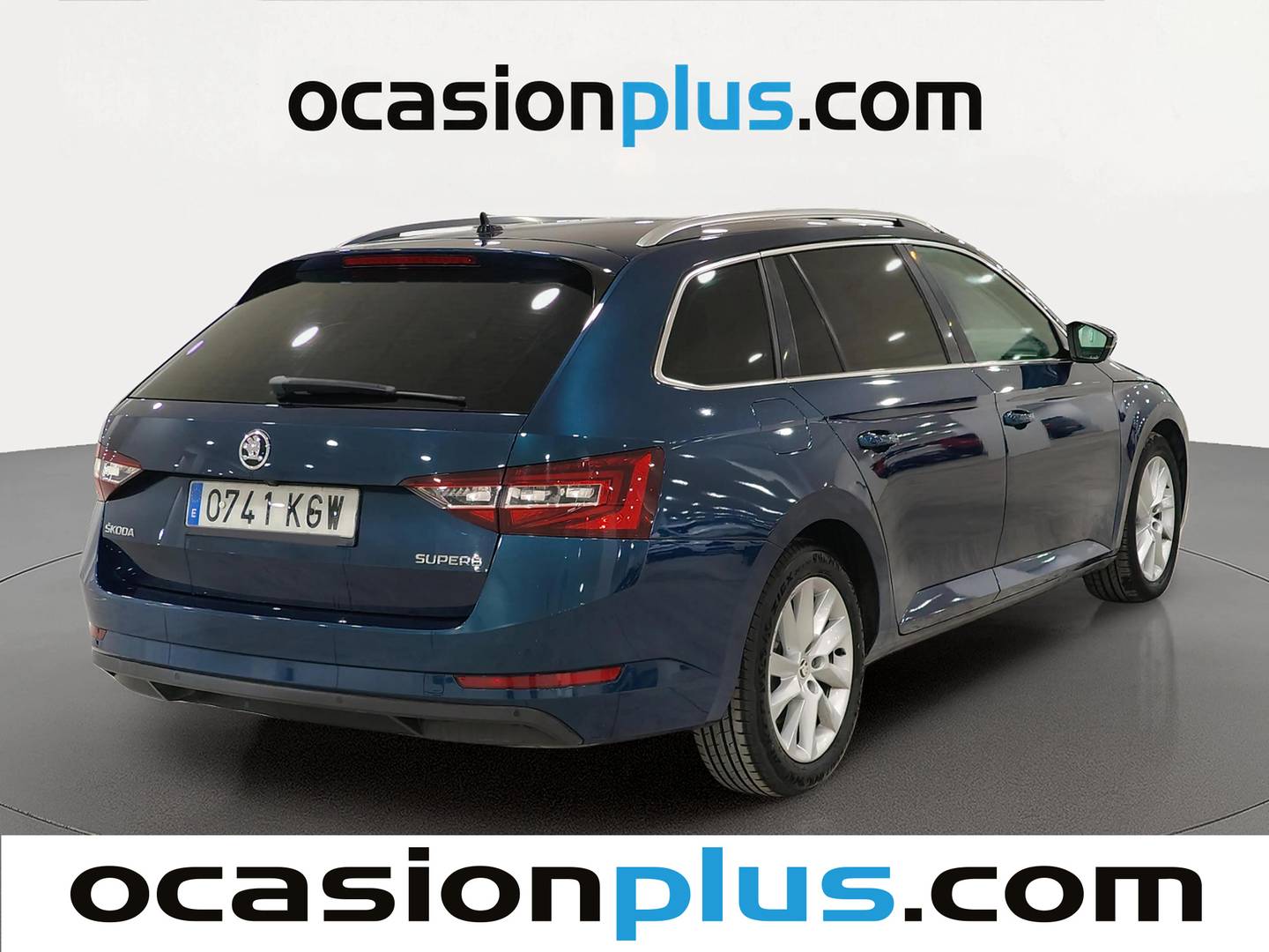 Foto trasera Skoda Superb Skoda Superb Combi 2.0 TDI Ambition DSG (150 CV) derecha