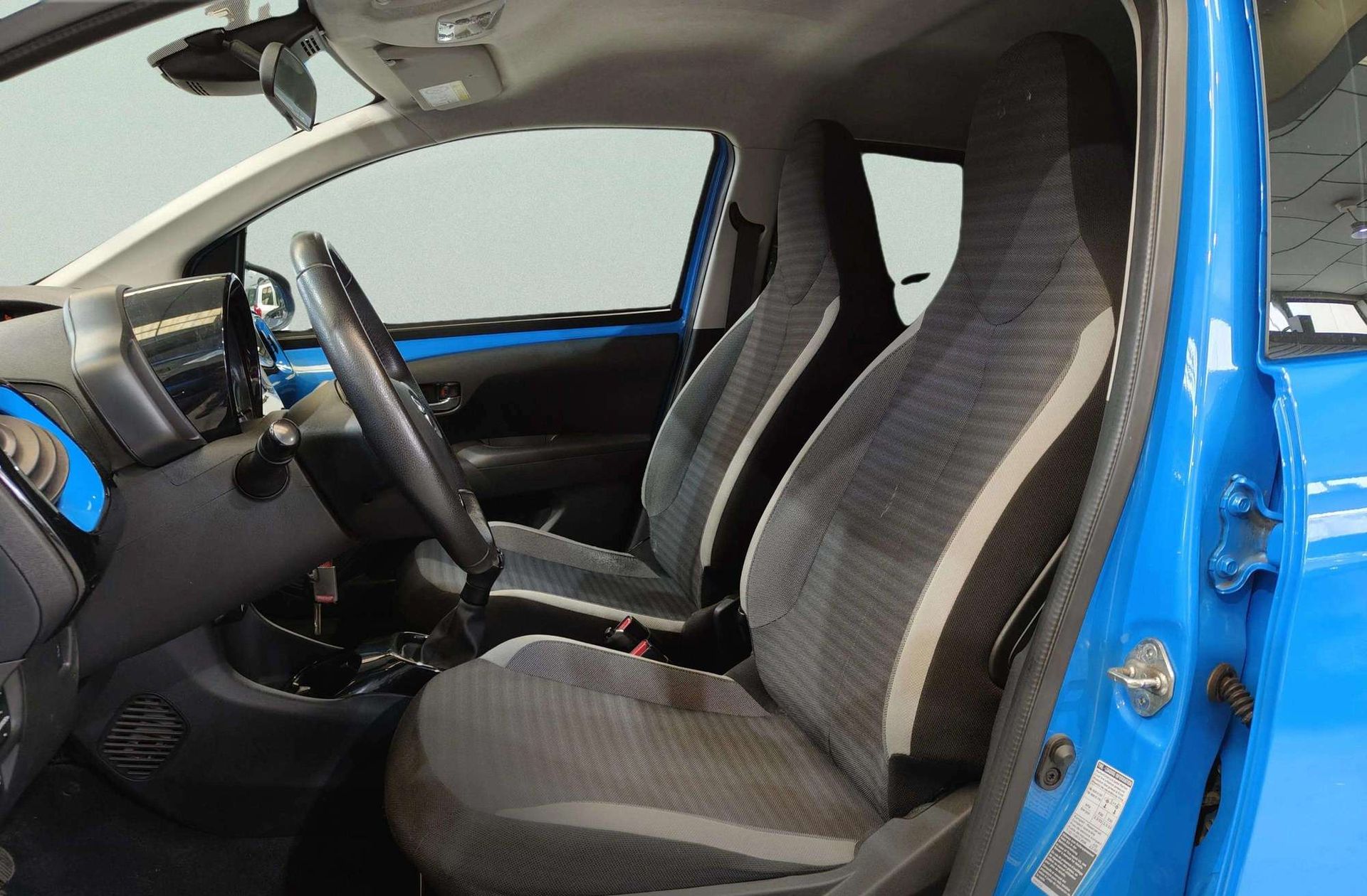 Toyota Aygo 1.0 70 x-play - foto 16