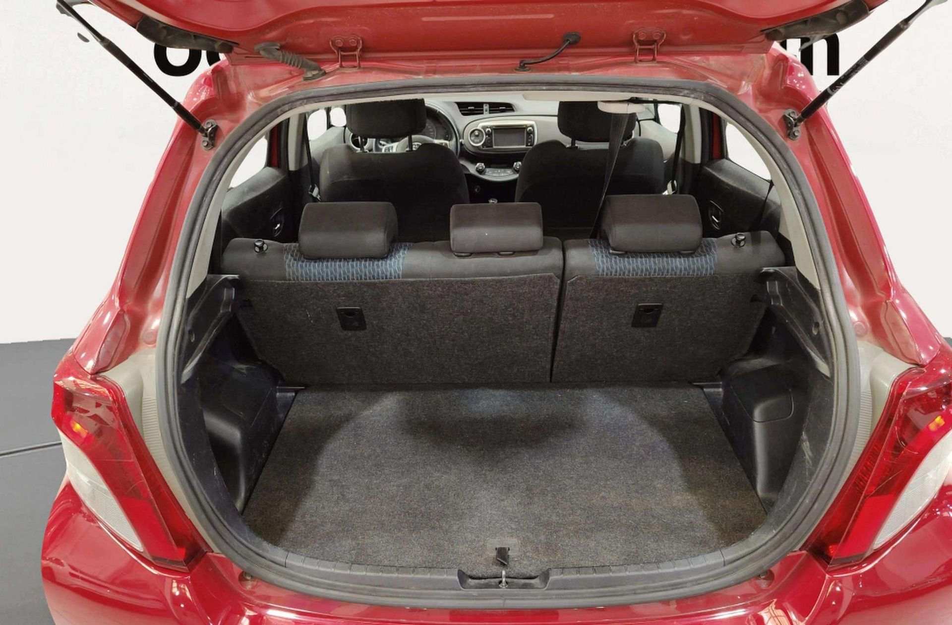 Toyota Yaris 100 Active MultiDrive - foto 13
