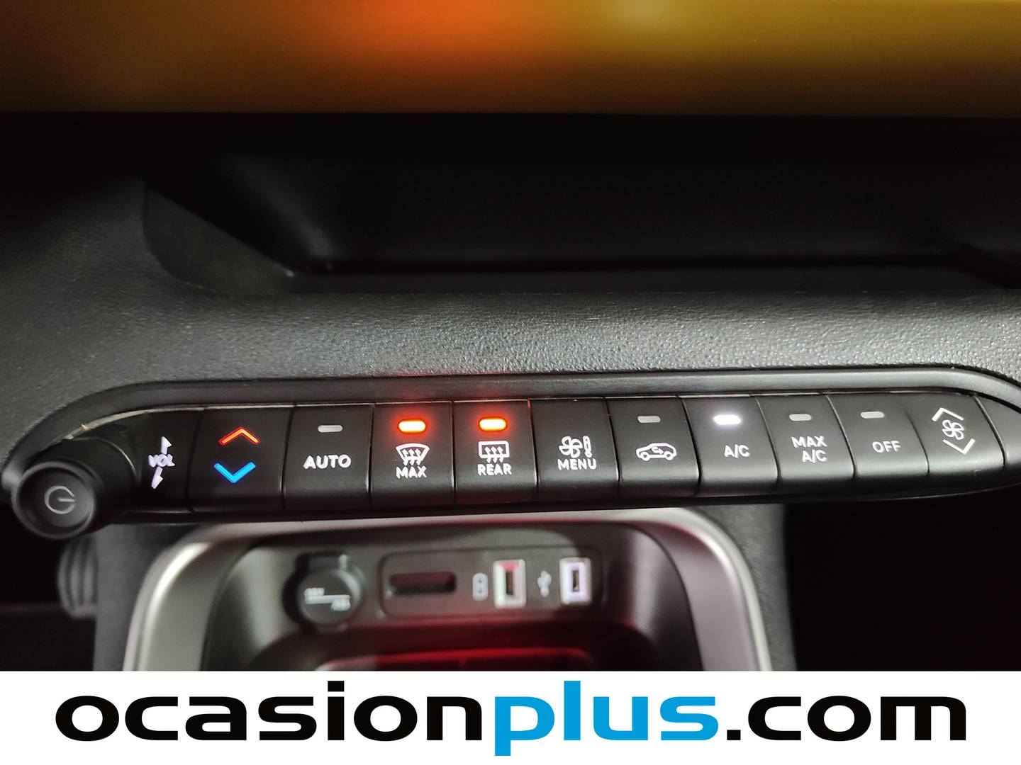 Foto Jeep Avenger Jeep Avenger 1.2 G Summit (100 CV)