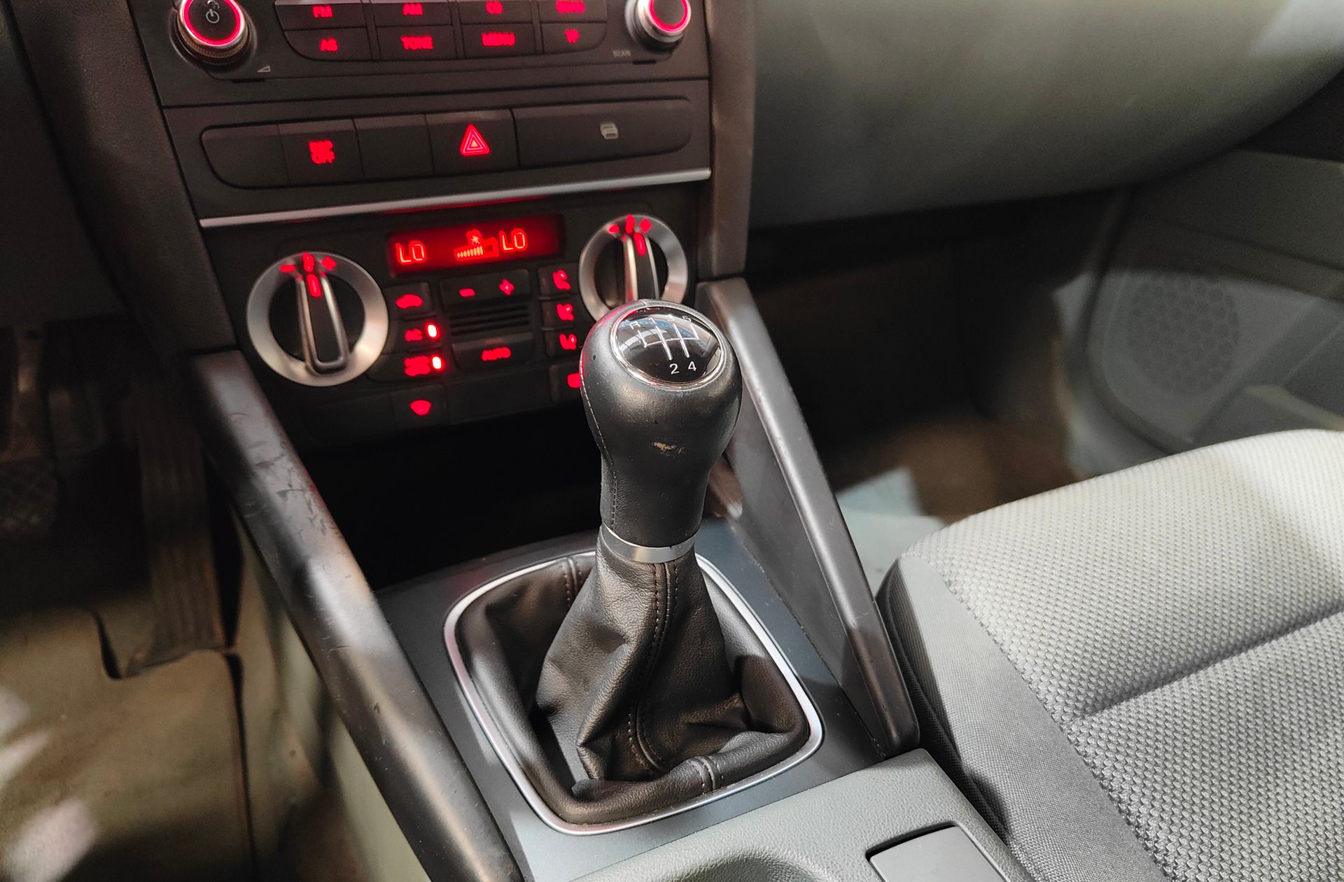 Audi A3 1.9 TDIe DPF Attraction - foto 5