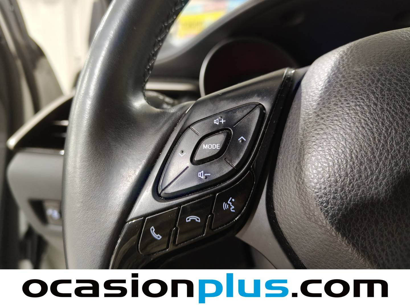 Foto Toyota C-HR Toyota C-HR 1.8 125H Advance (122 CV)