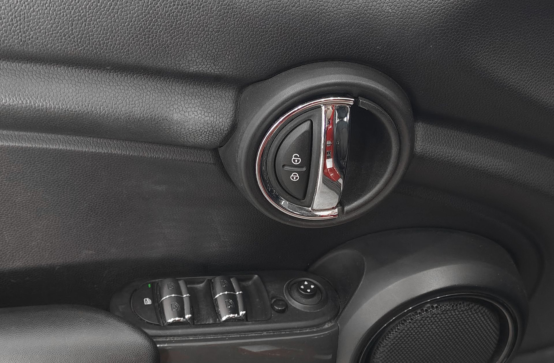 MINI Cooper One D - foto 31