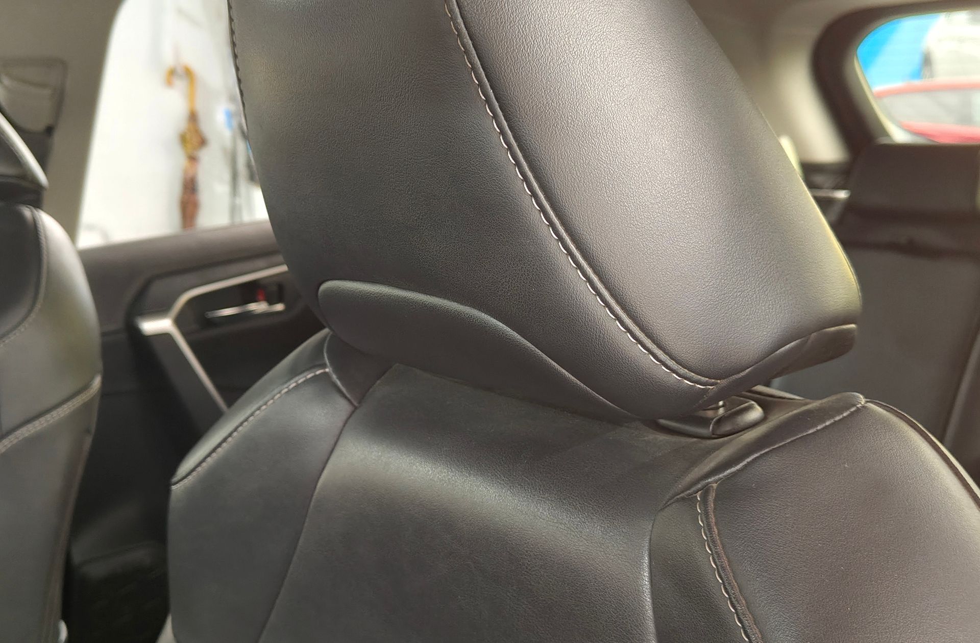 Toyota RAV4 2.5l hybrid Advance - foto 13