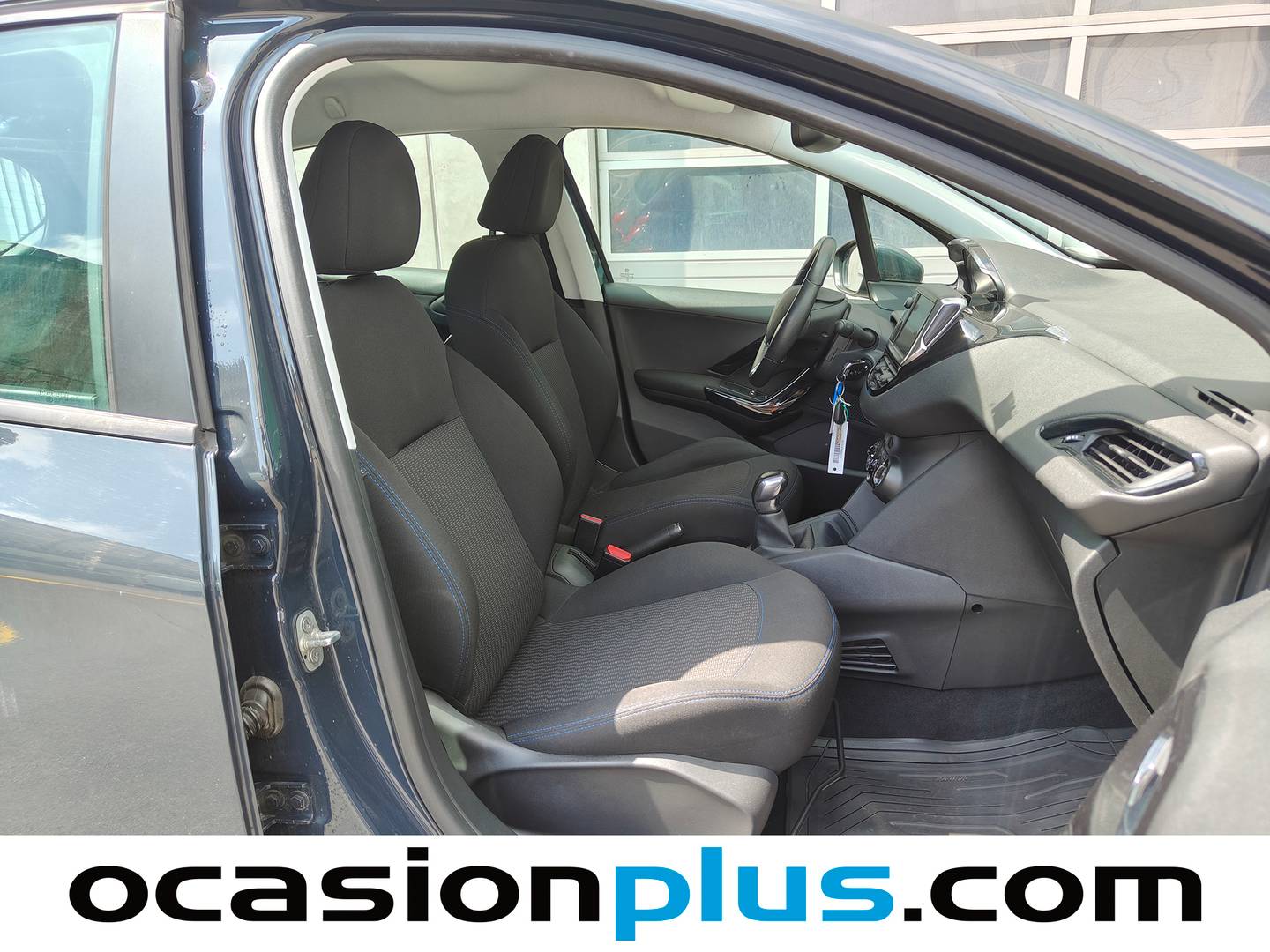 Peugeot 208 Peugeot 208 PureTech Signature (82 CV) gasolina